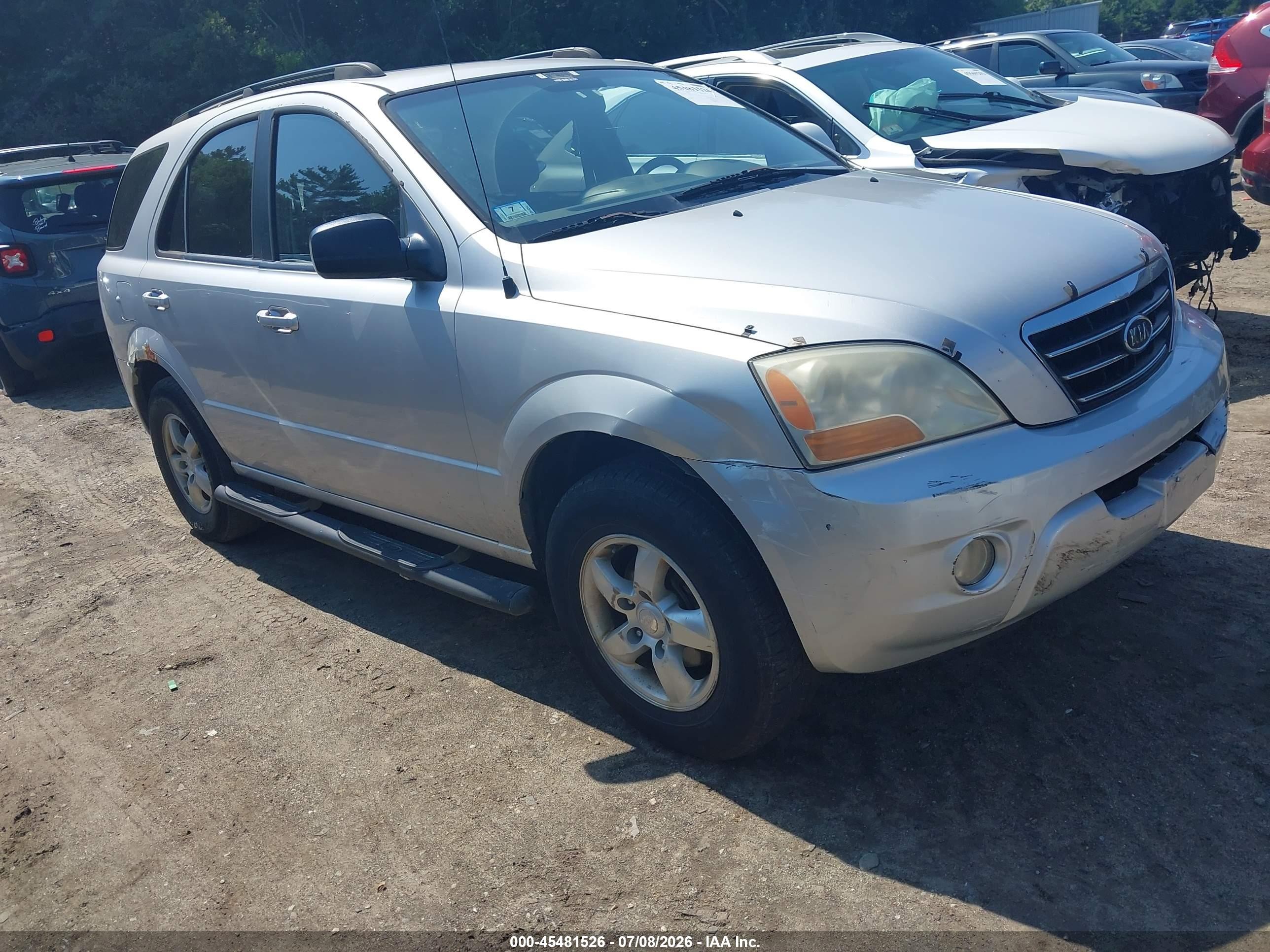2008 Kia Sorento LX, VIN KNDJC735885811197 — Не указано