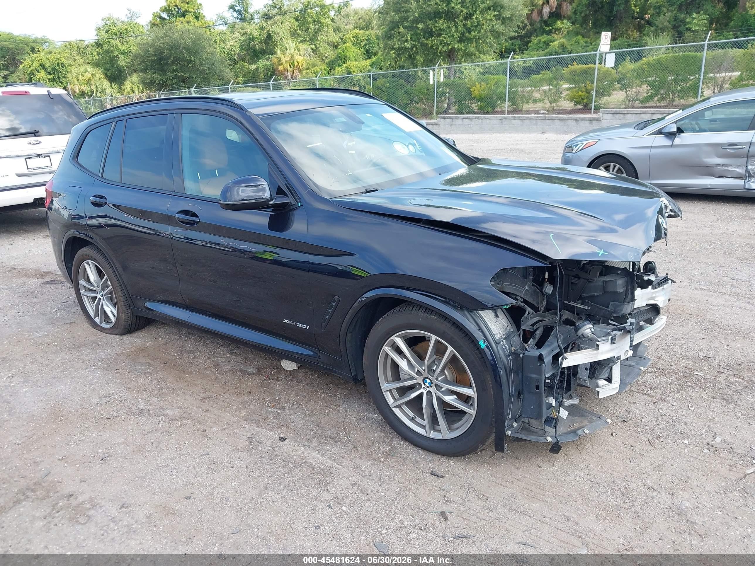 2018 BMW X3 xDrive30i, VIN 5UXTR9C53JLD65711 — Перед