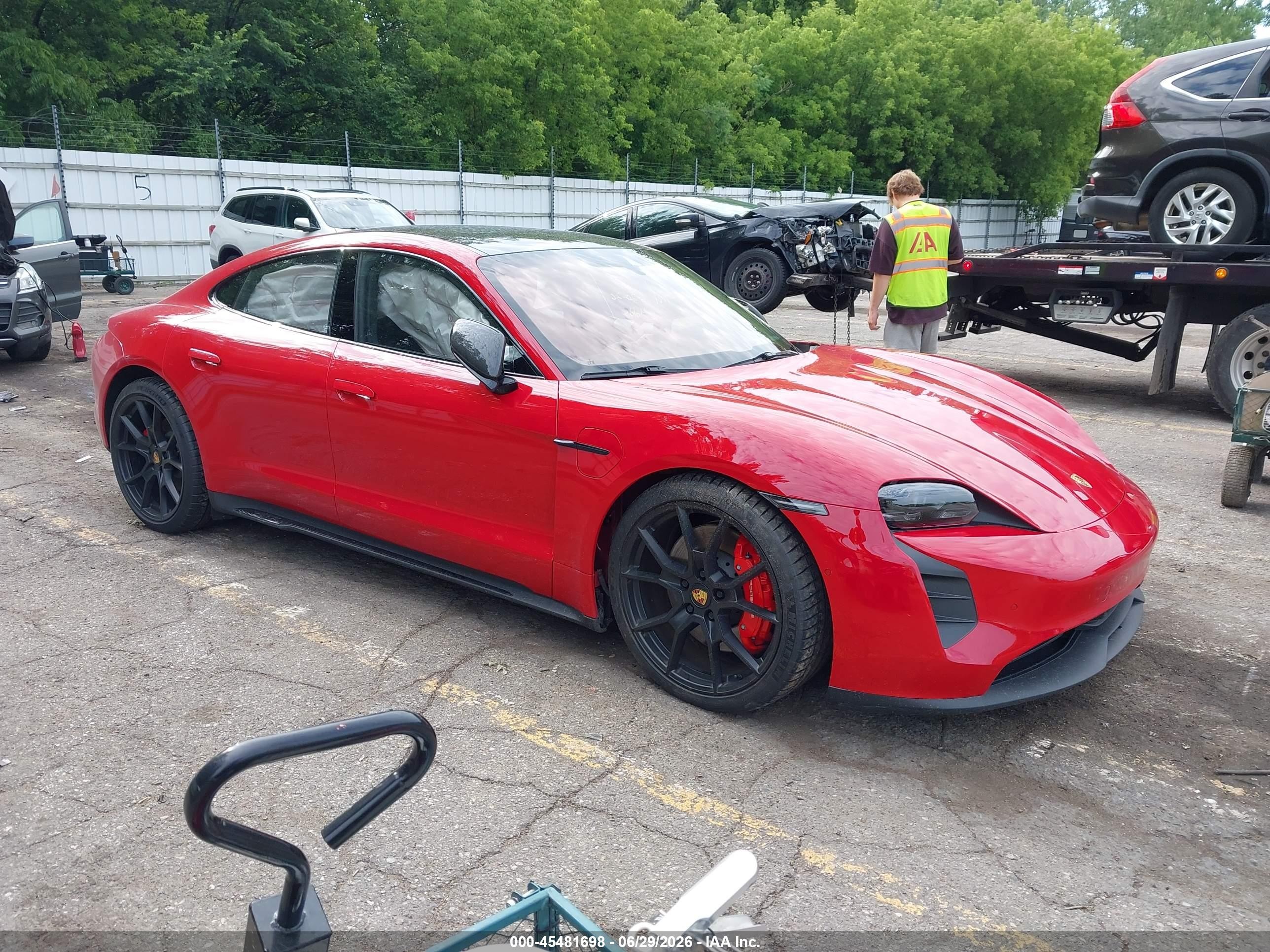 2023 Porsche Taycan GTS, VIN WP0AD2Y16PSA47181 — Перед