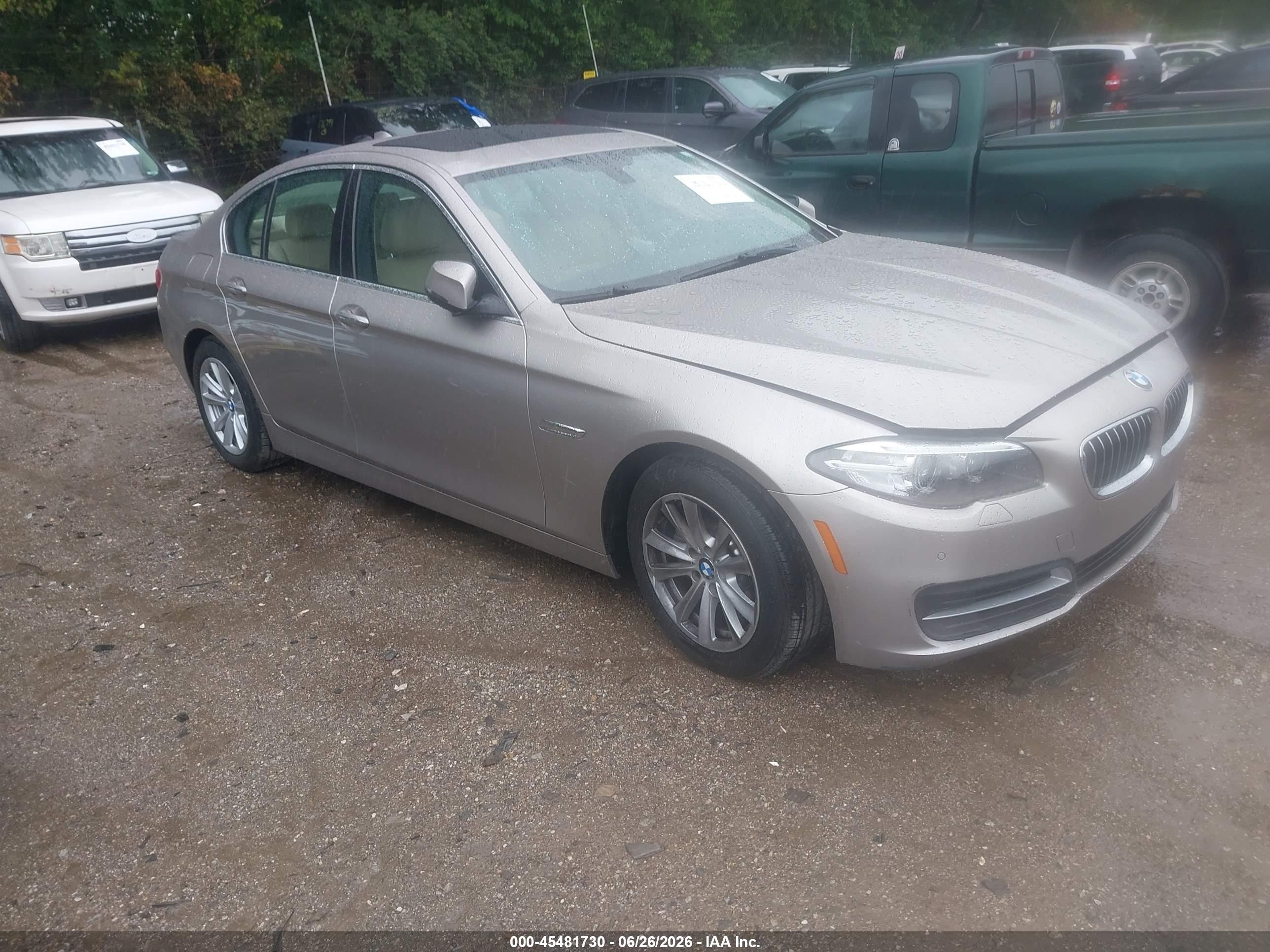 2014 BMW 5 Series 528i xDrive, VIN WBA5A7C5XED617132 — Side