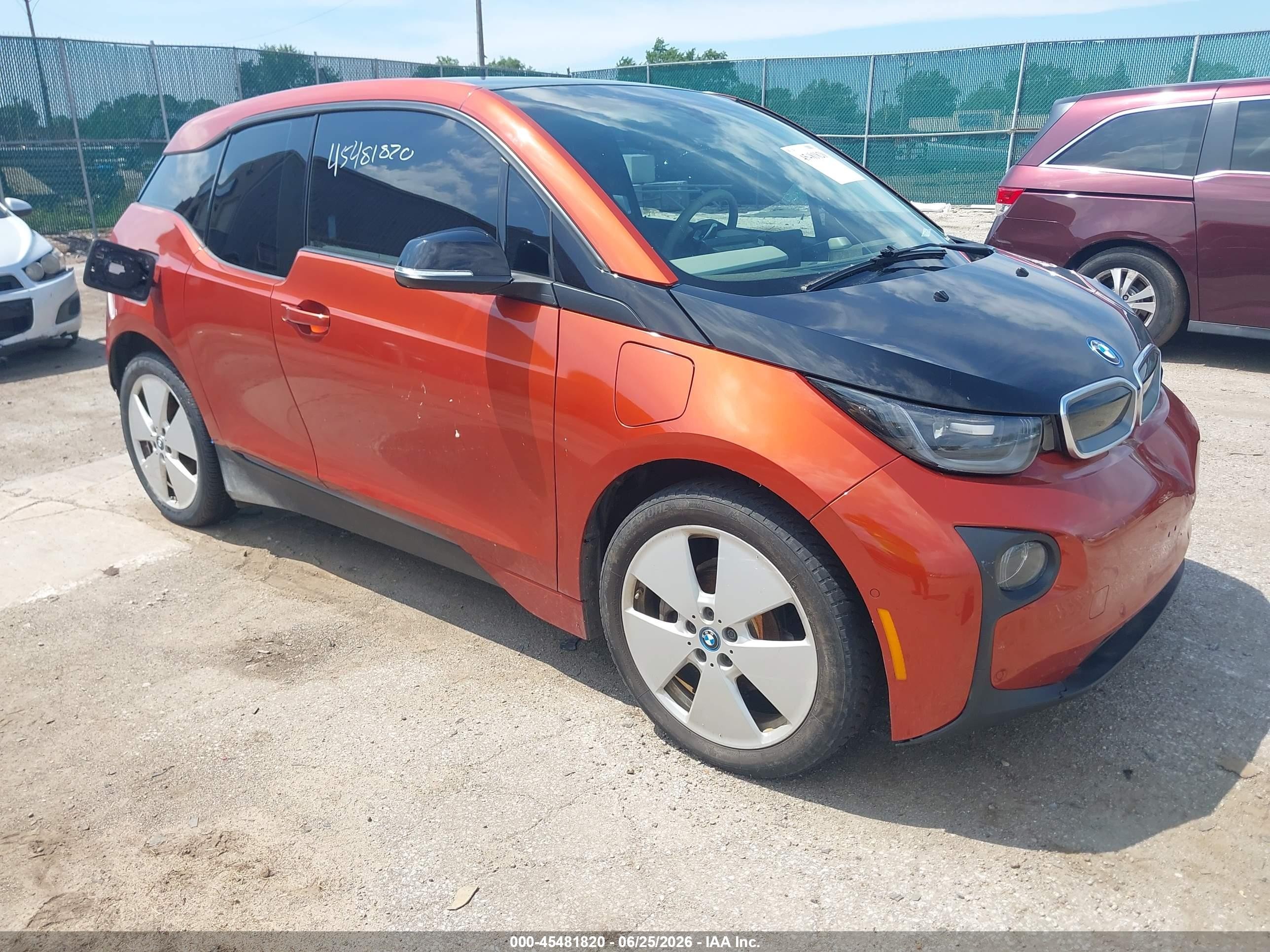 2015 BMW i3, VIN WBY1Z4C58FV502001 — Front end