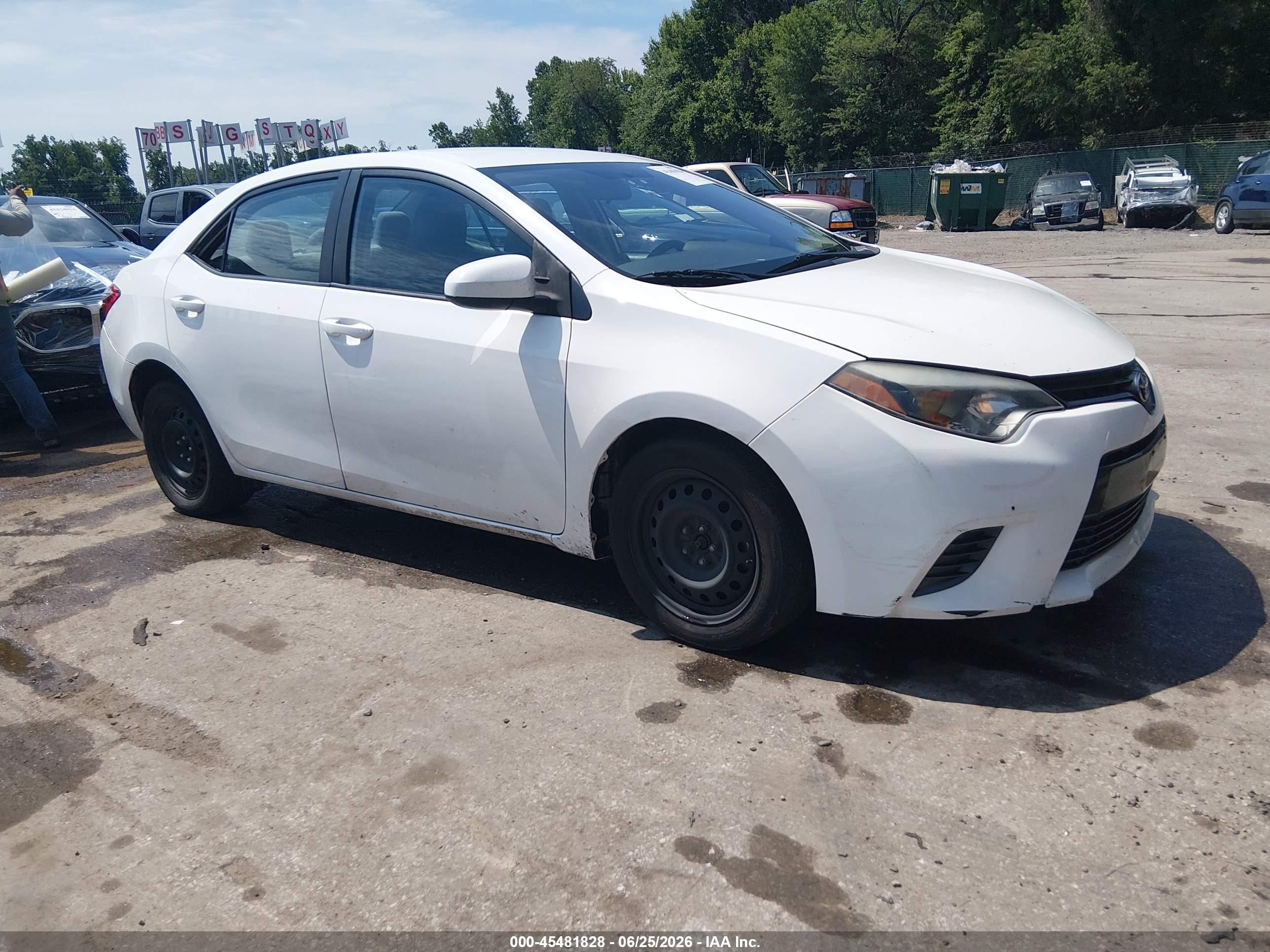 2015 Toyota Corolla LE, VIN 2T1BURHE6FC455306 — Front end