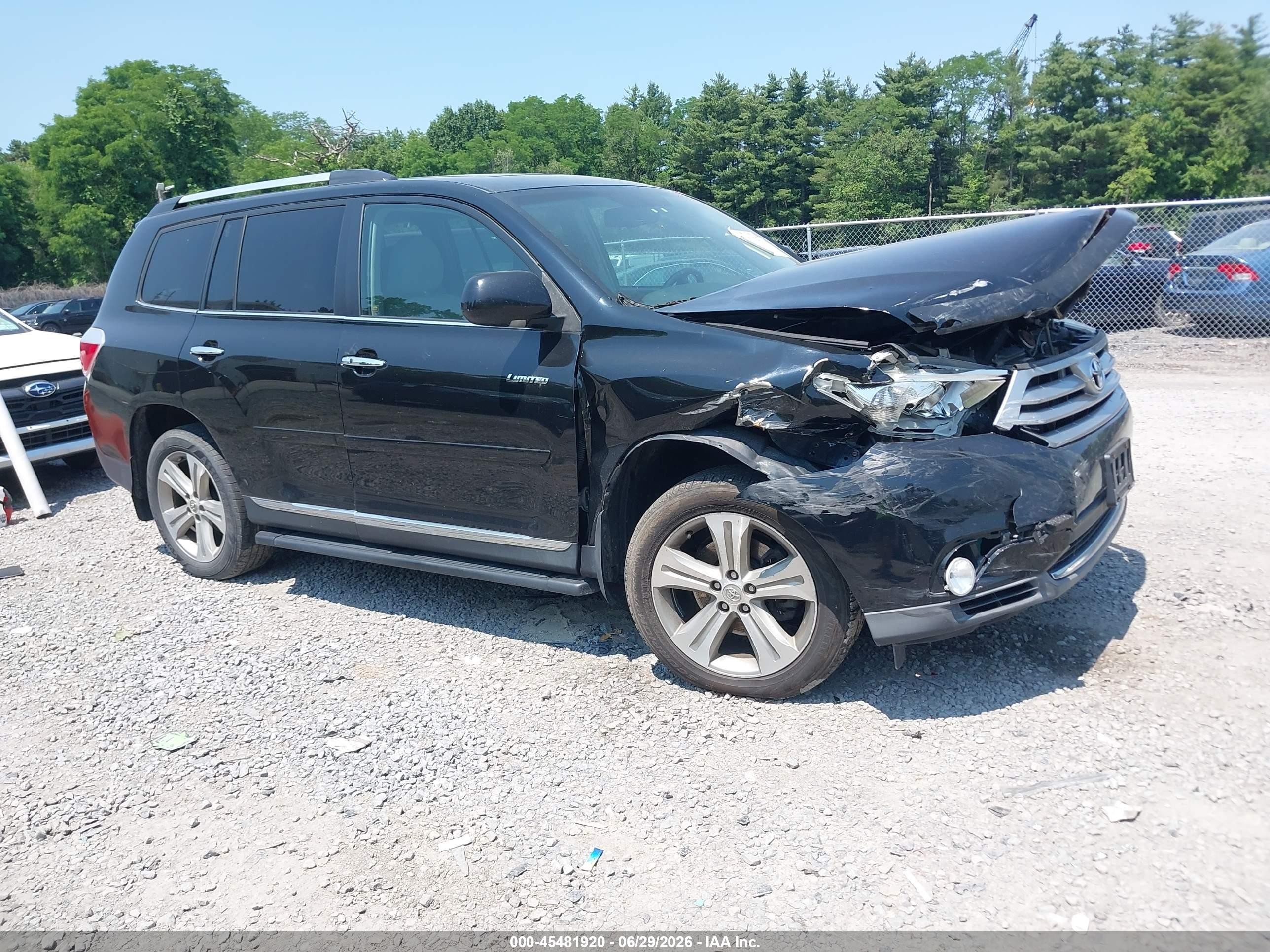 2013 Toyota Highlander Limited, VIN 5TDDK3EH8DS185252 — Front end