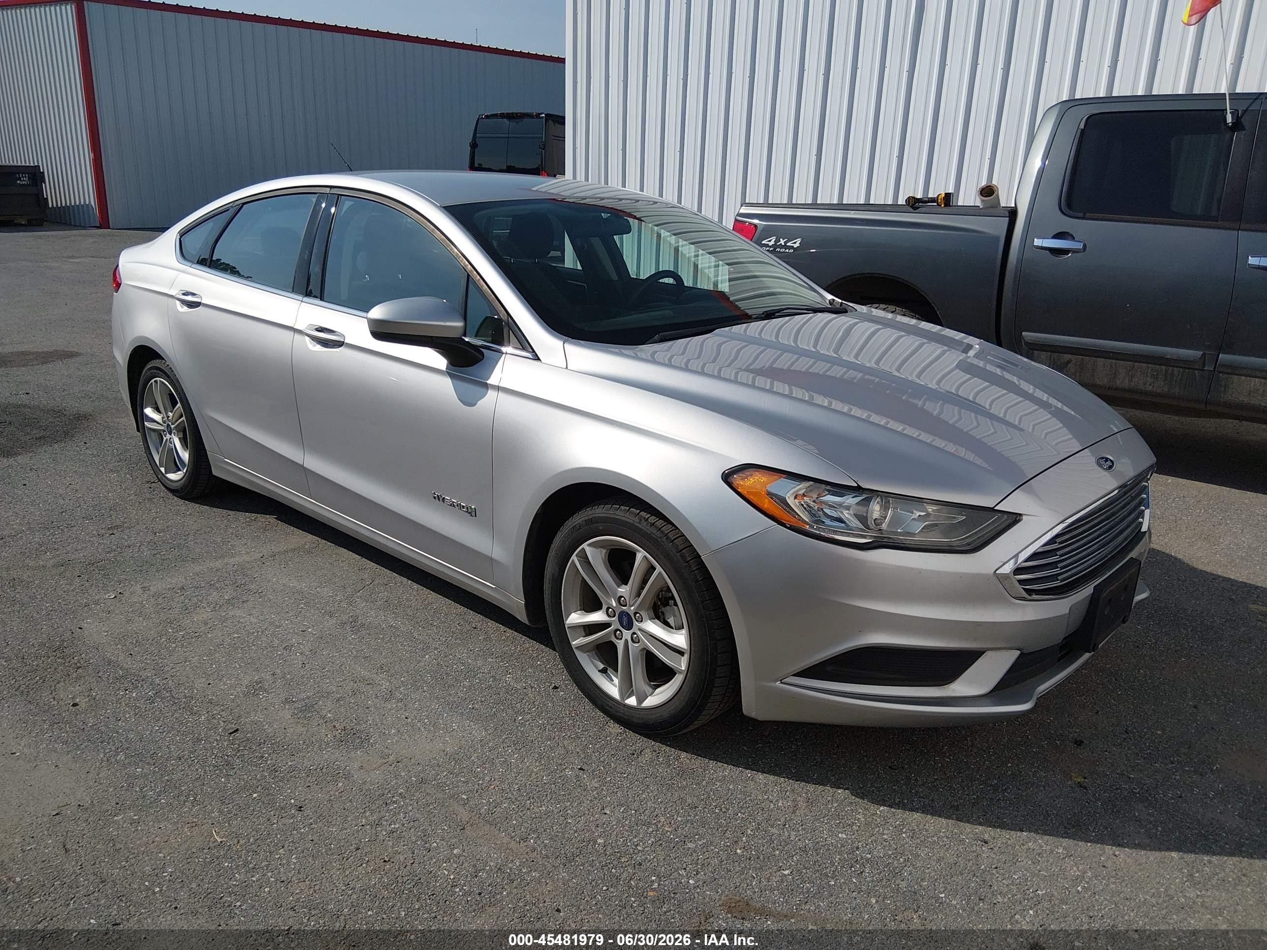 2018 Ford Fusion SE, VIN 3FA6P0LU9JR254284 — Normal wear
