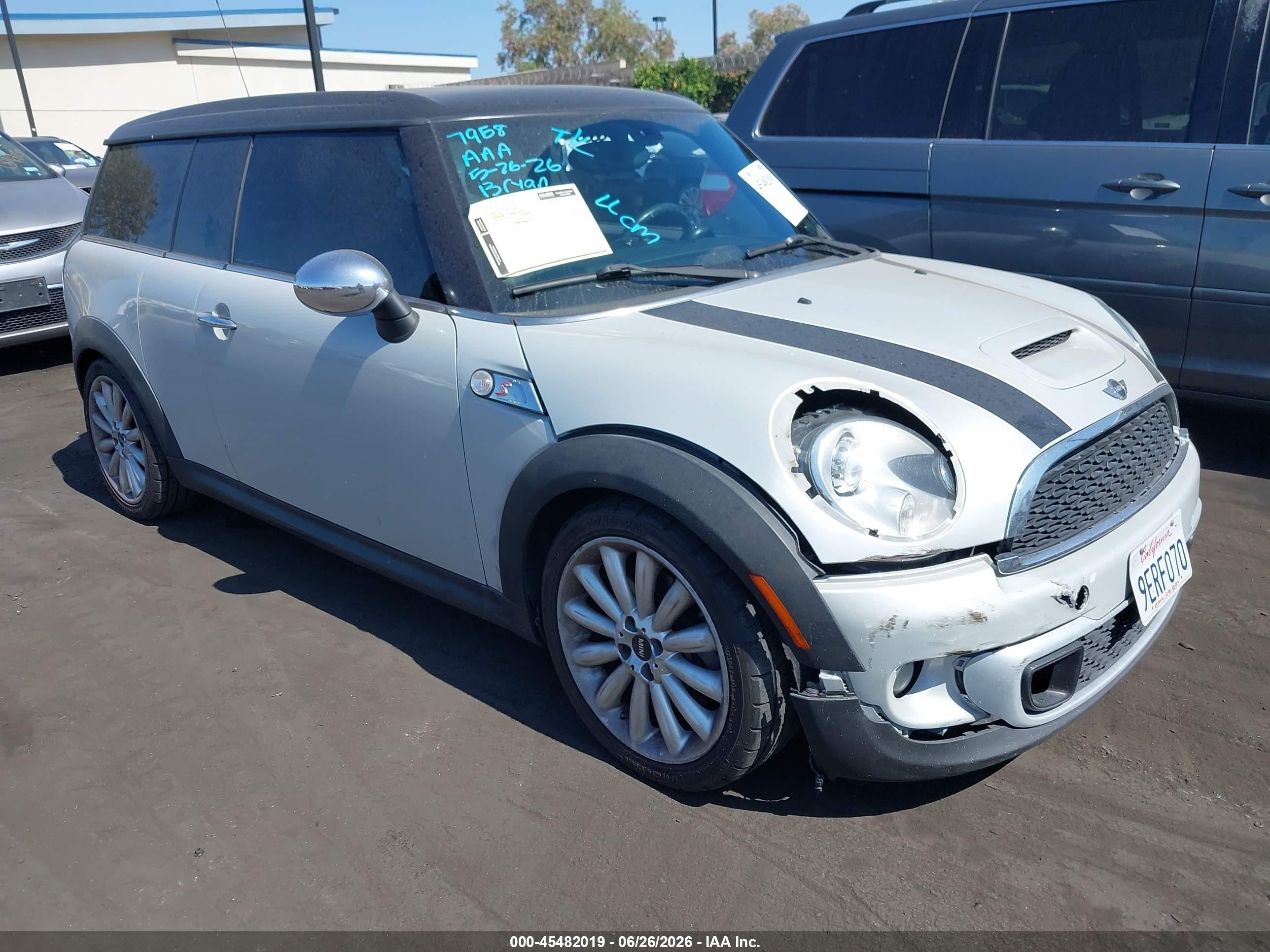 2012 MINI Clubman S, VIN WMWZG3C56CTY32194 — Перед