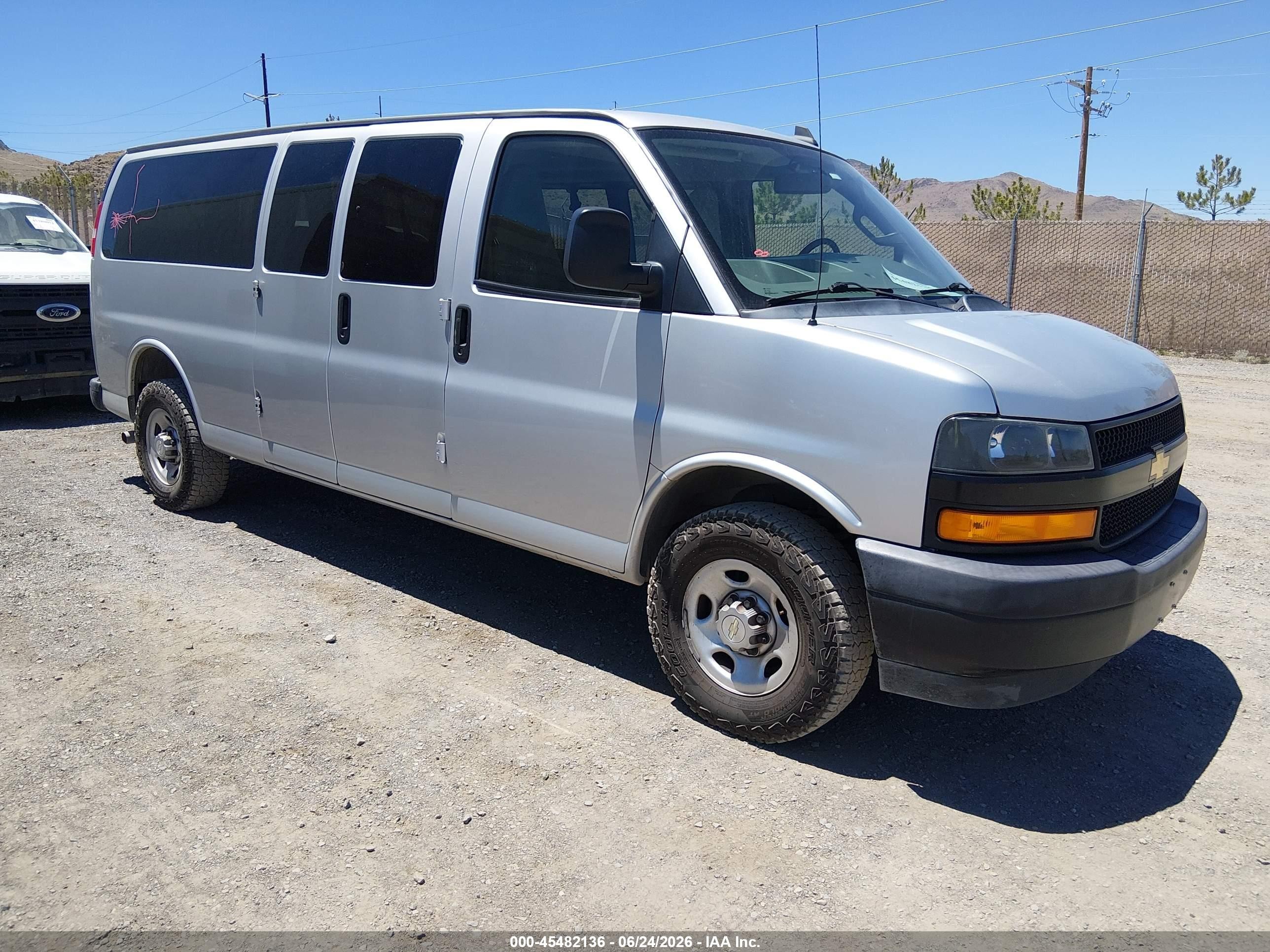 2020 Chevrolet Express Passenger LS, VIN 1GAZGNFPXL1234478 — Normal wear