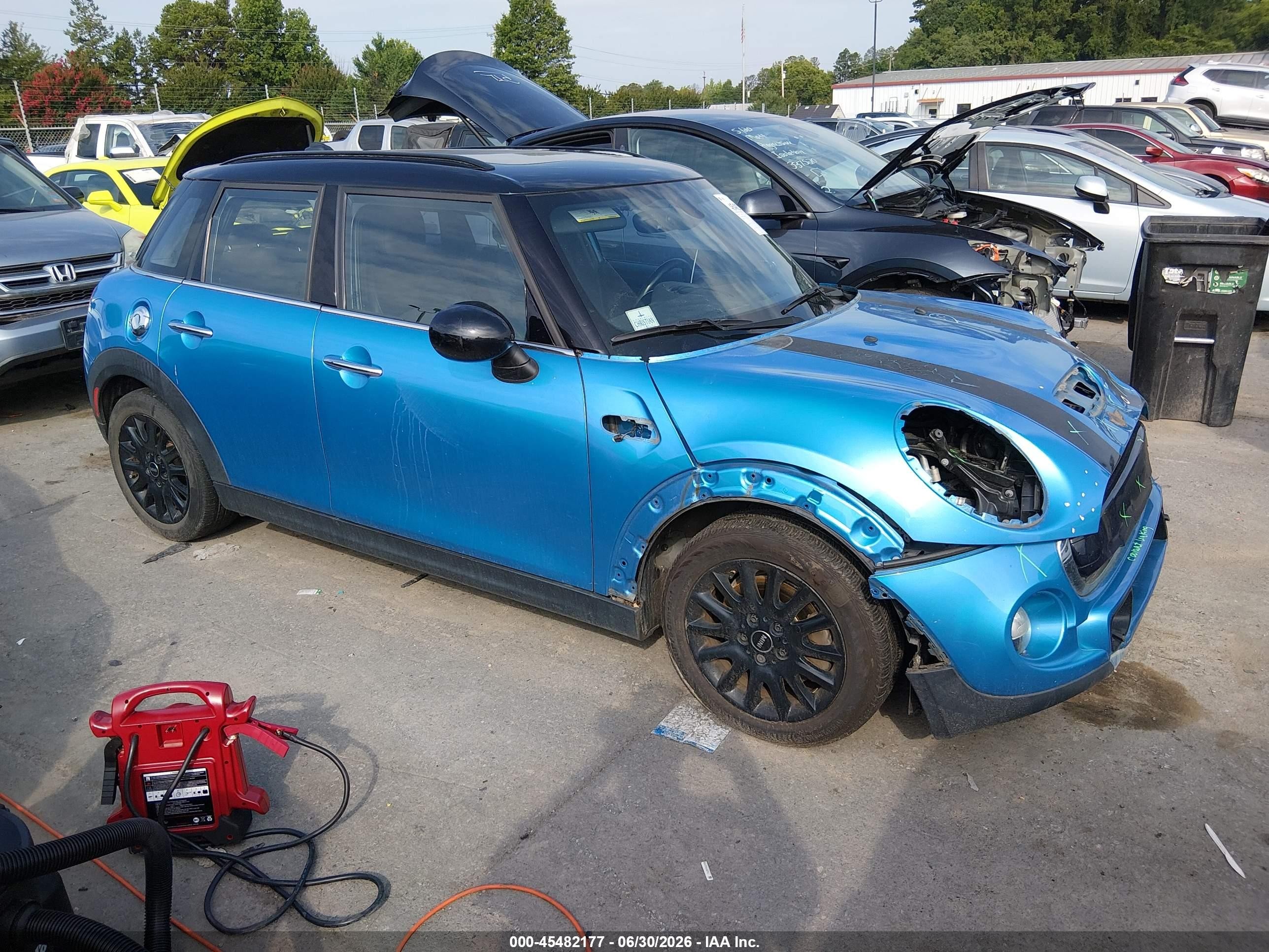 2017 MINI Hardtop 4 Door Cooper S, VIN WMWXU3C34H2F48450 — Front end