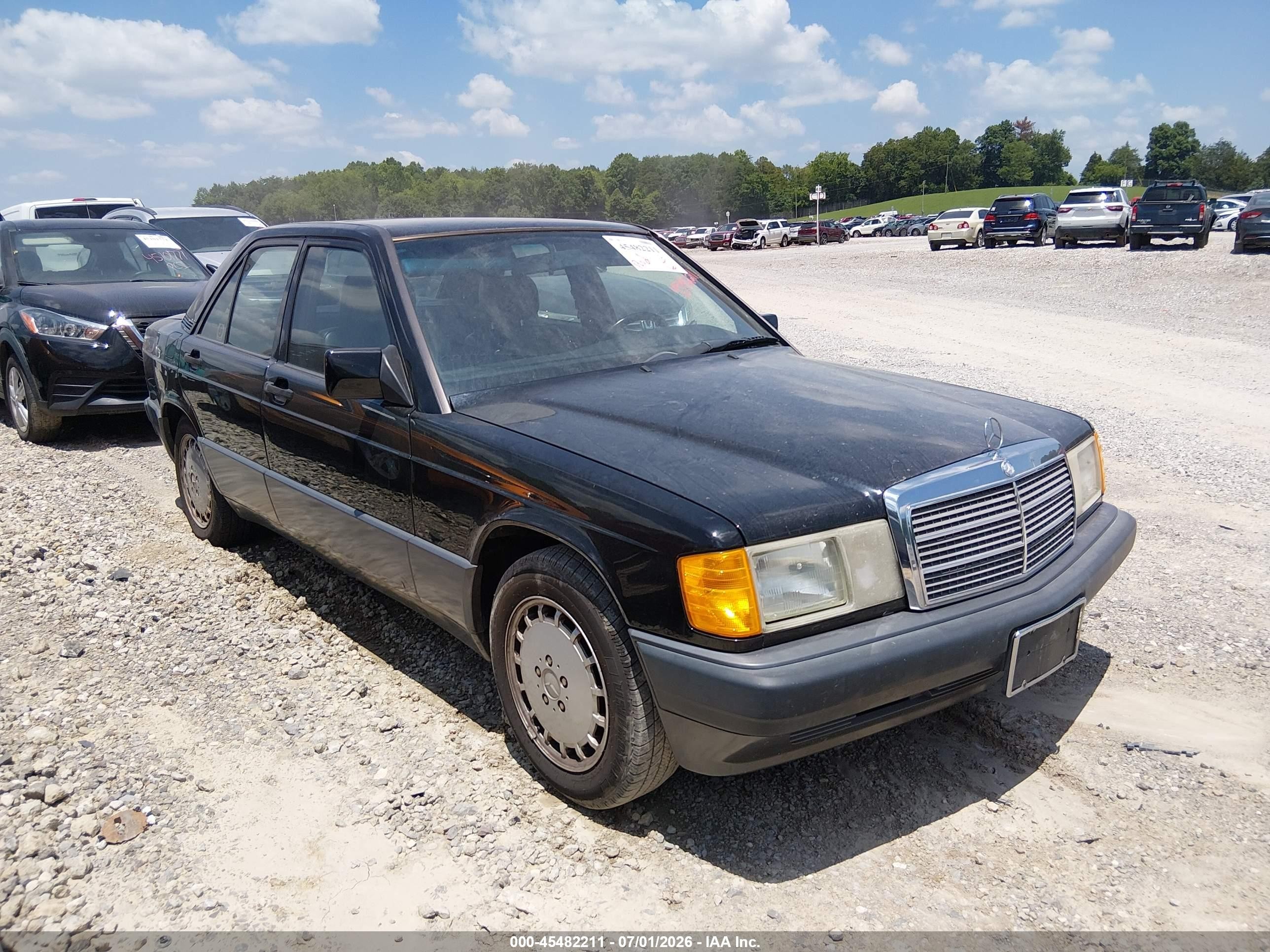 1992 Mercedes-Benz 190 E, VIN WDBDA28D7NF901693 — Normal wear
