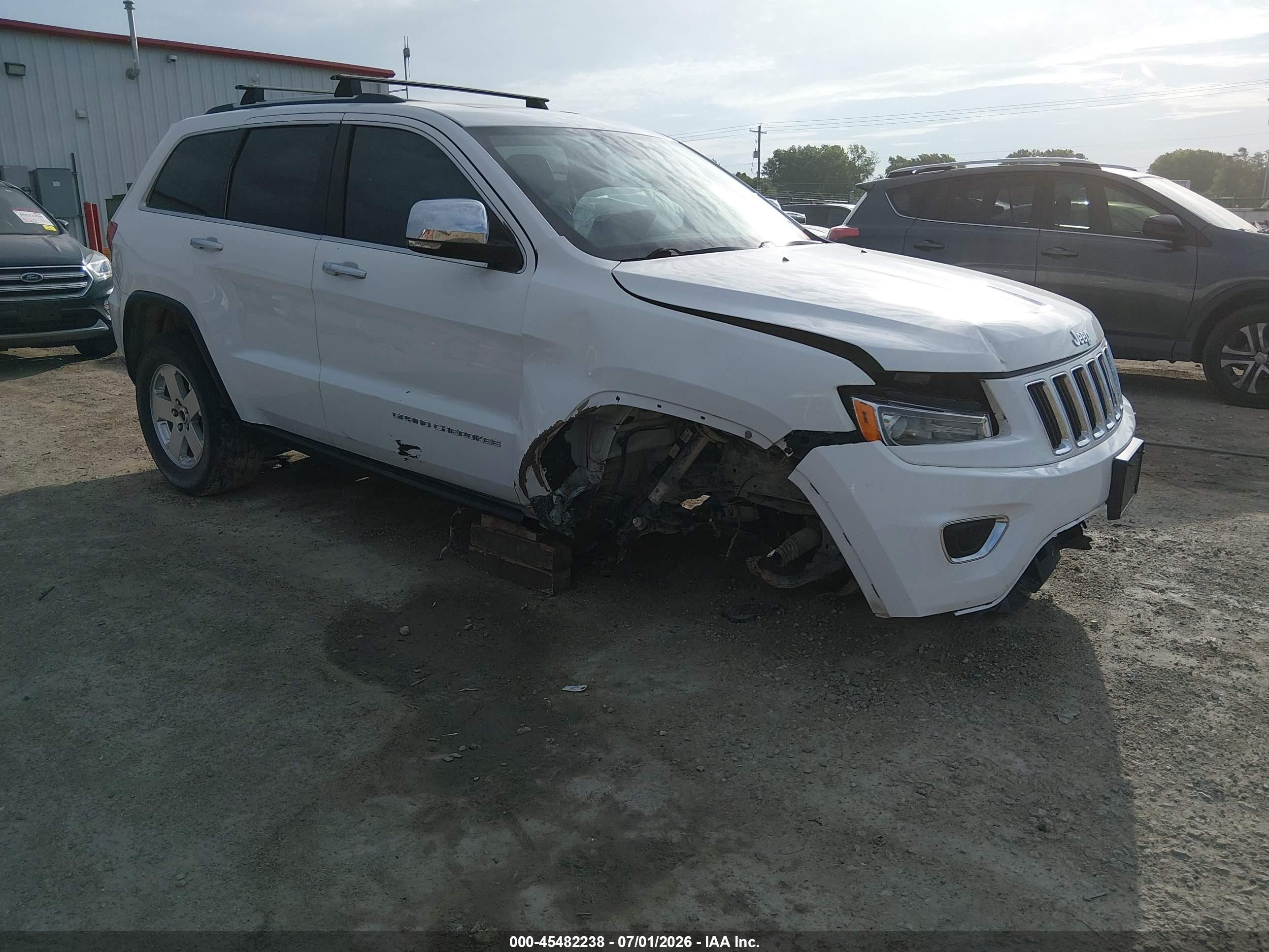 2016 Jeep Grand Cherokee Limited, VIN 1C4RJFBM4GC313357 — Front end