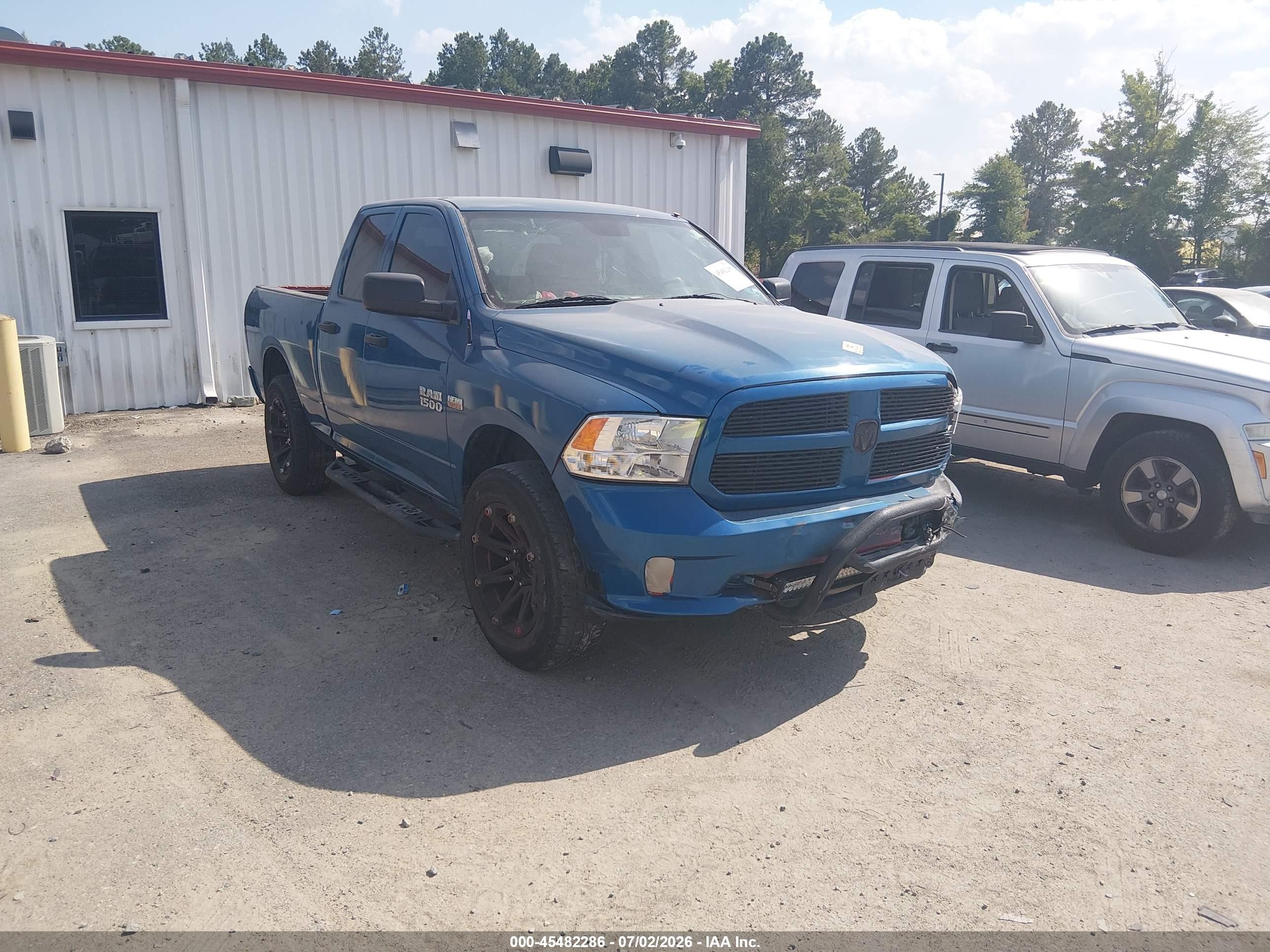 2014 Ram 1500 Express, VIN 1C6RR6FTXES140612 — Front end