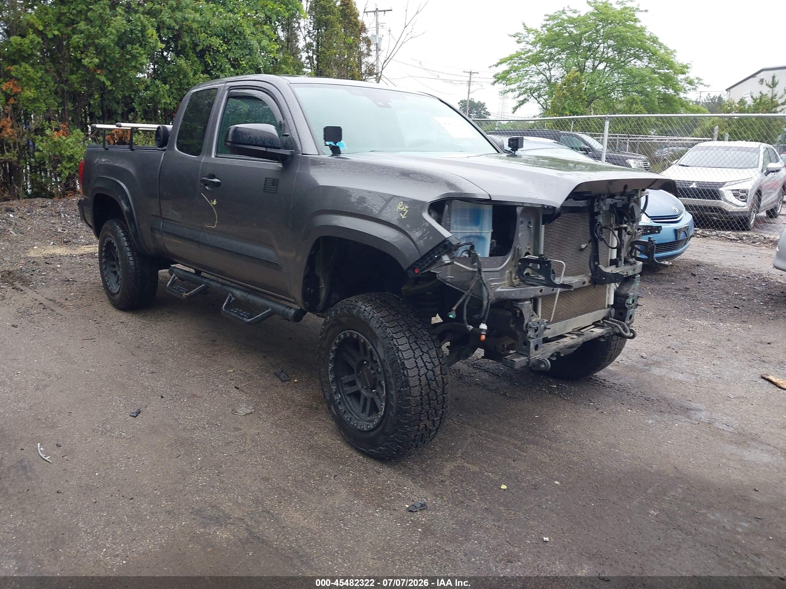 2019 Toyota Tacoma SR, VIN 5TFSX5EN0KX064006 — Front end