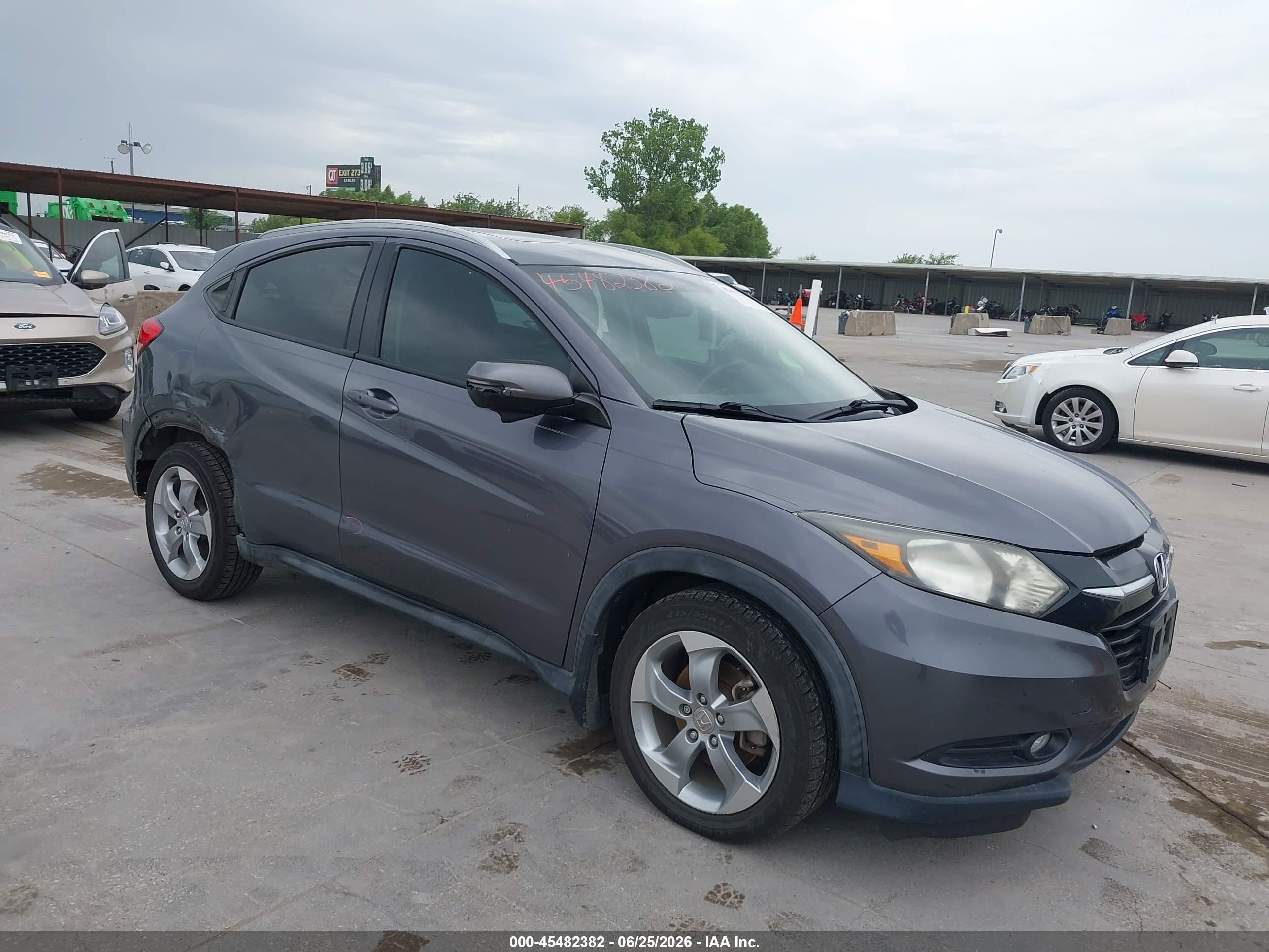 2017 Honda HR-V EX-L, VIN 3CZRU5H7XHM712464 — Side
