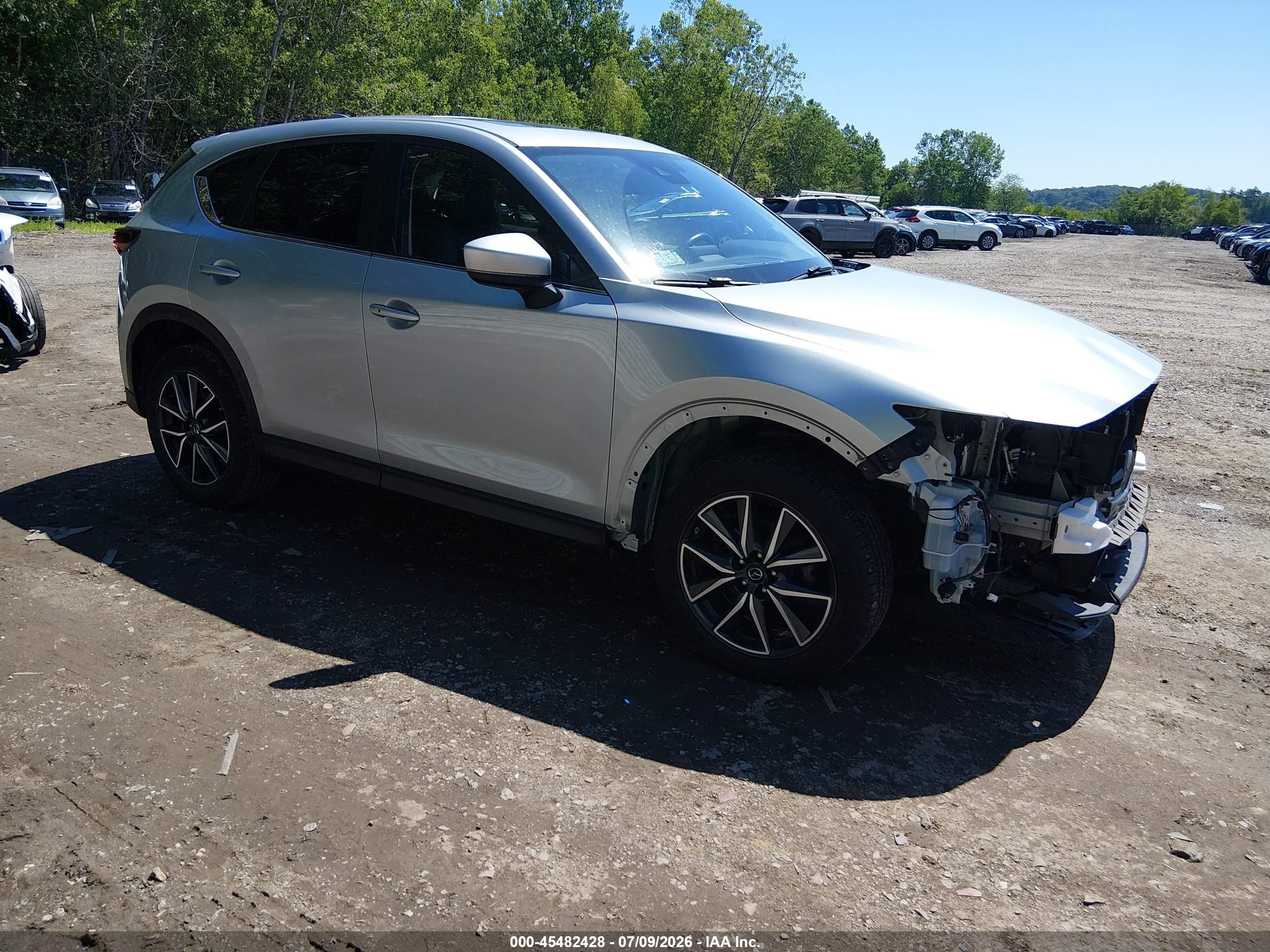 2018 Mazda CX-5 Touring, VIN JM3KFBCM6J0301267 — Front end