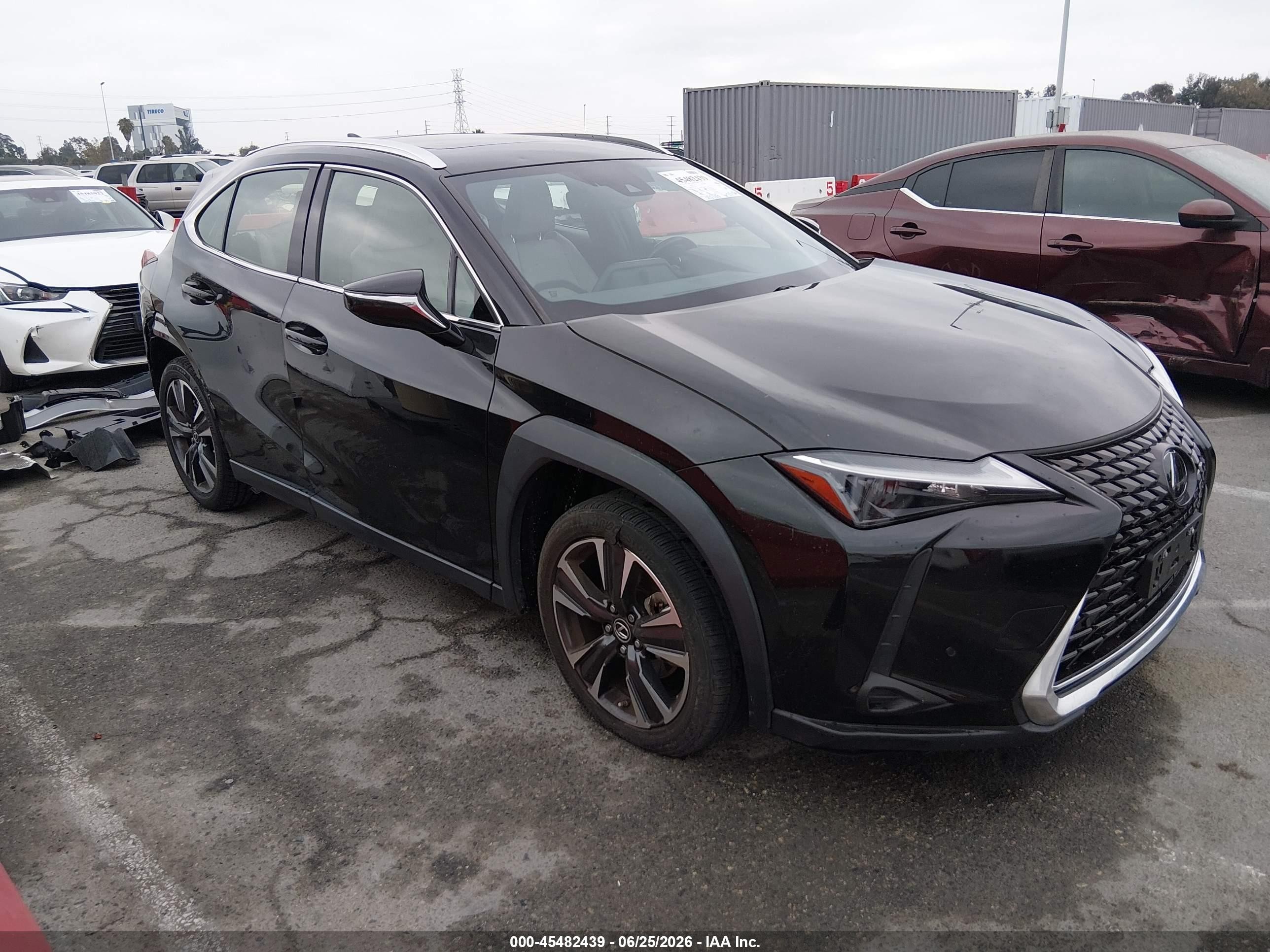 2023 Lexus UX 250h, VIN JTHX6JBH2P2145351 — Зад