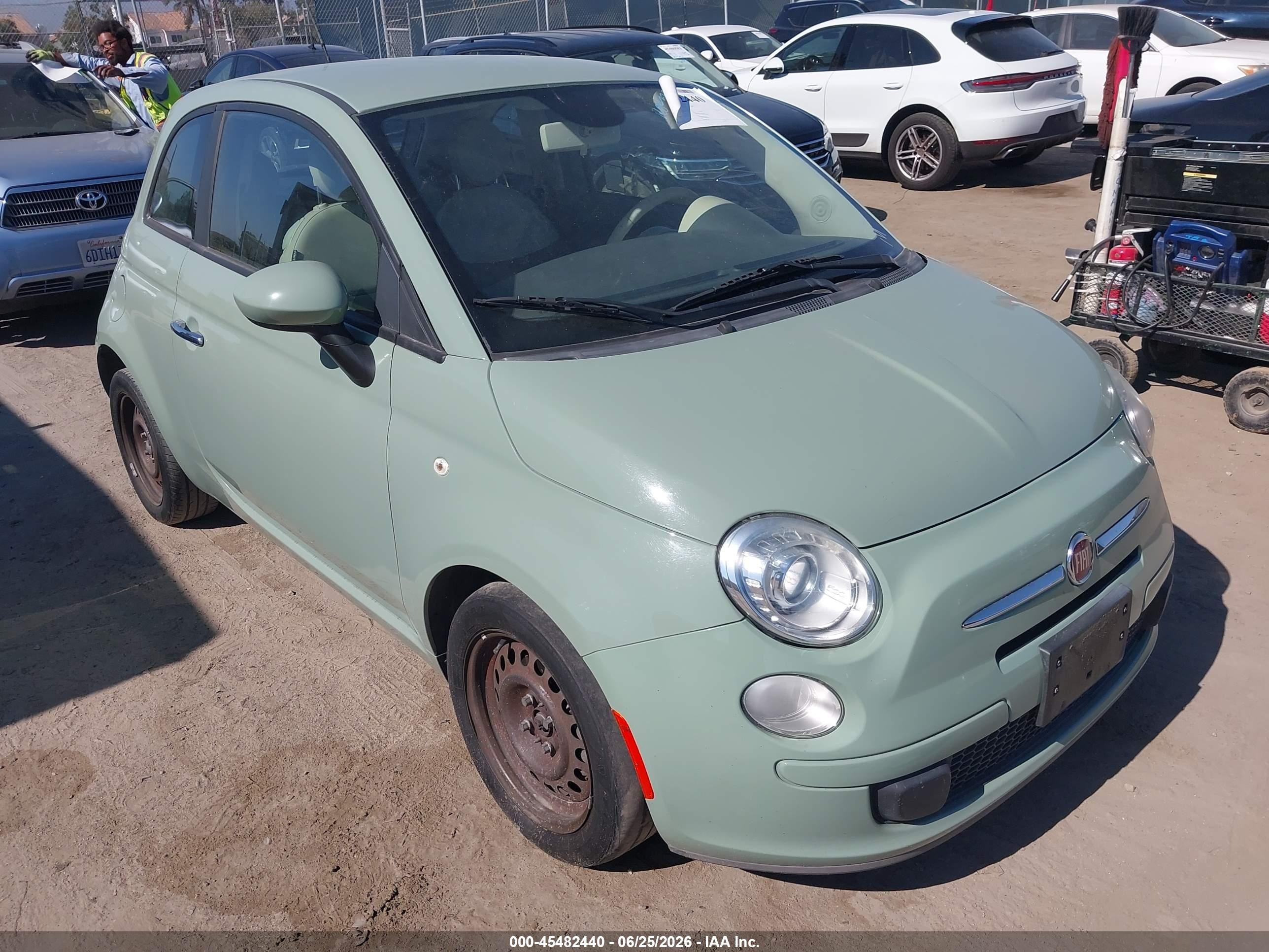 2013 FIAT 500 Pop, VIN 3C3CFFAR3DT682039 — Front end