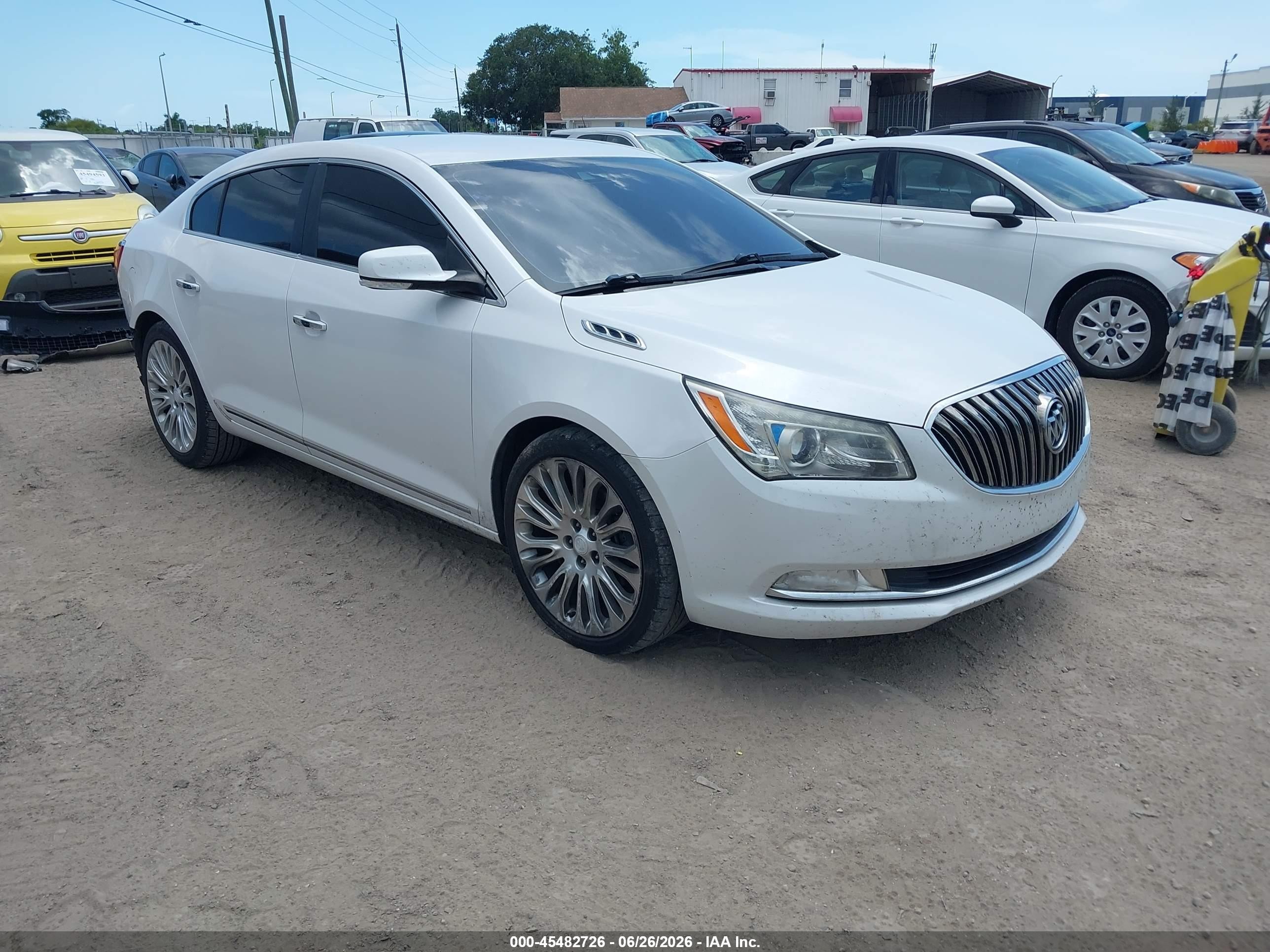 2015 Buick LaCrosse Premium II, VIN 1G4GF5G30FF172167 — Зад