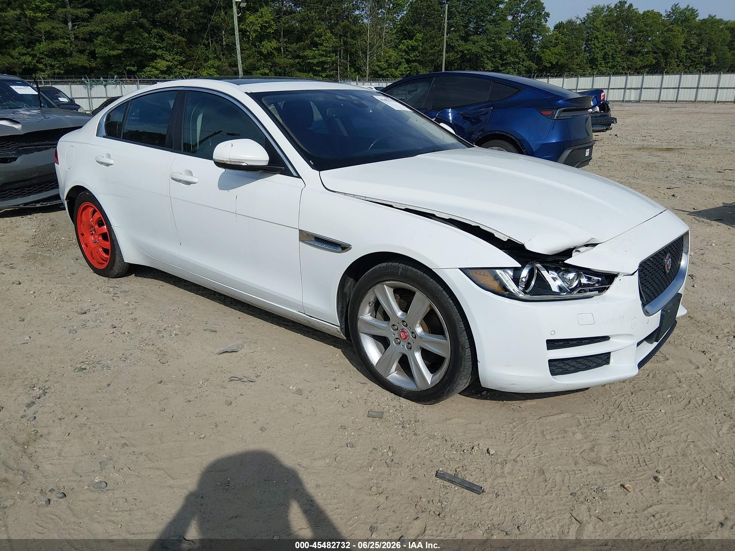 2017 Jaguar XE 25t Premium, VIN SAJAD4BG3HA971141 — Front end
