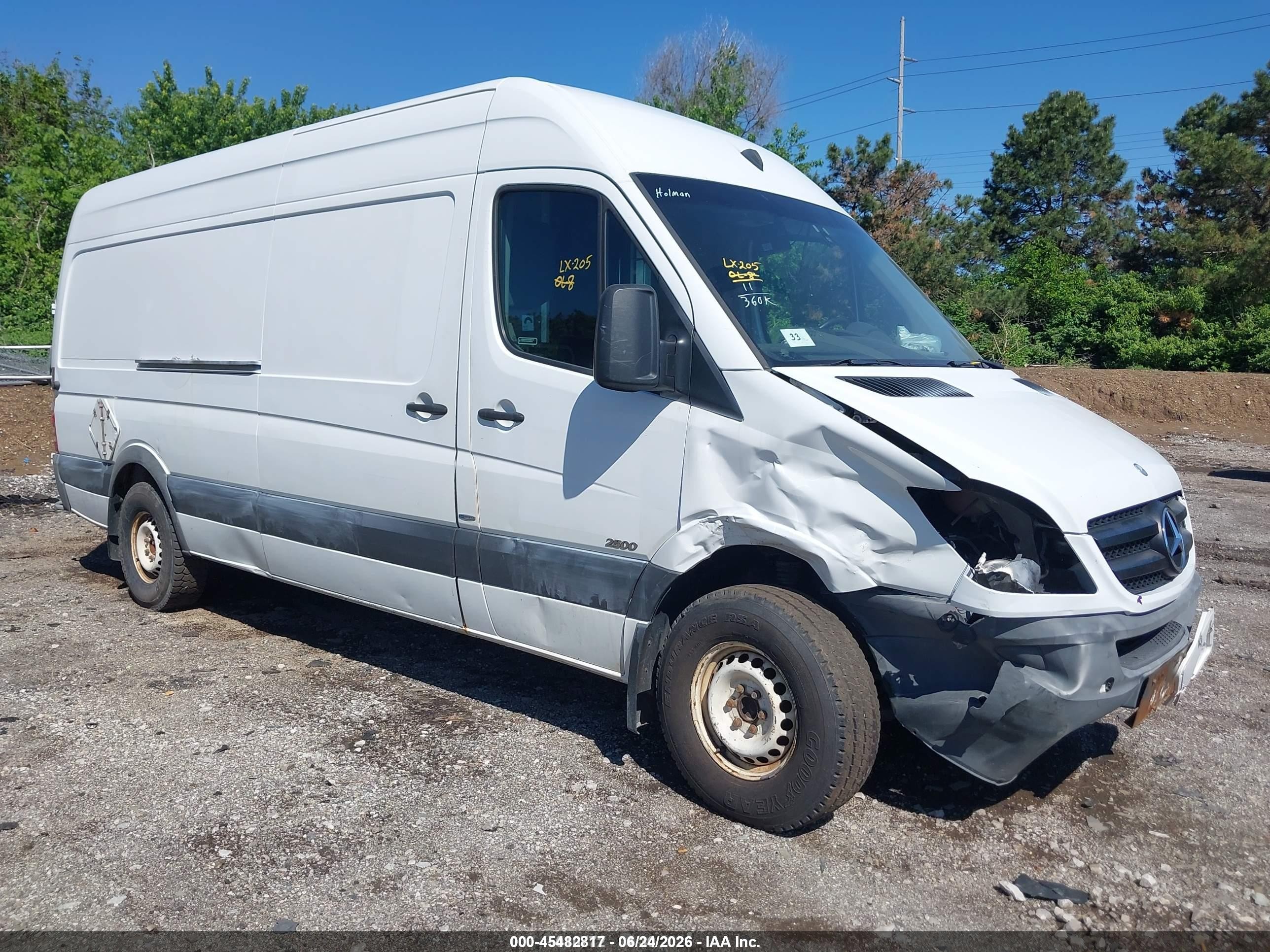 2011 Mercedes-Benz Sprinter Cargo, VIN WD3PE8CB5B5606048 — Front end
