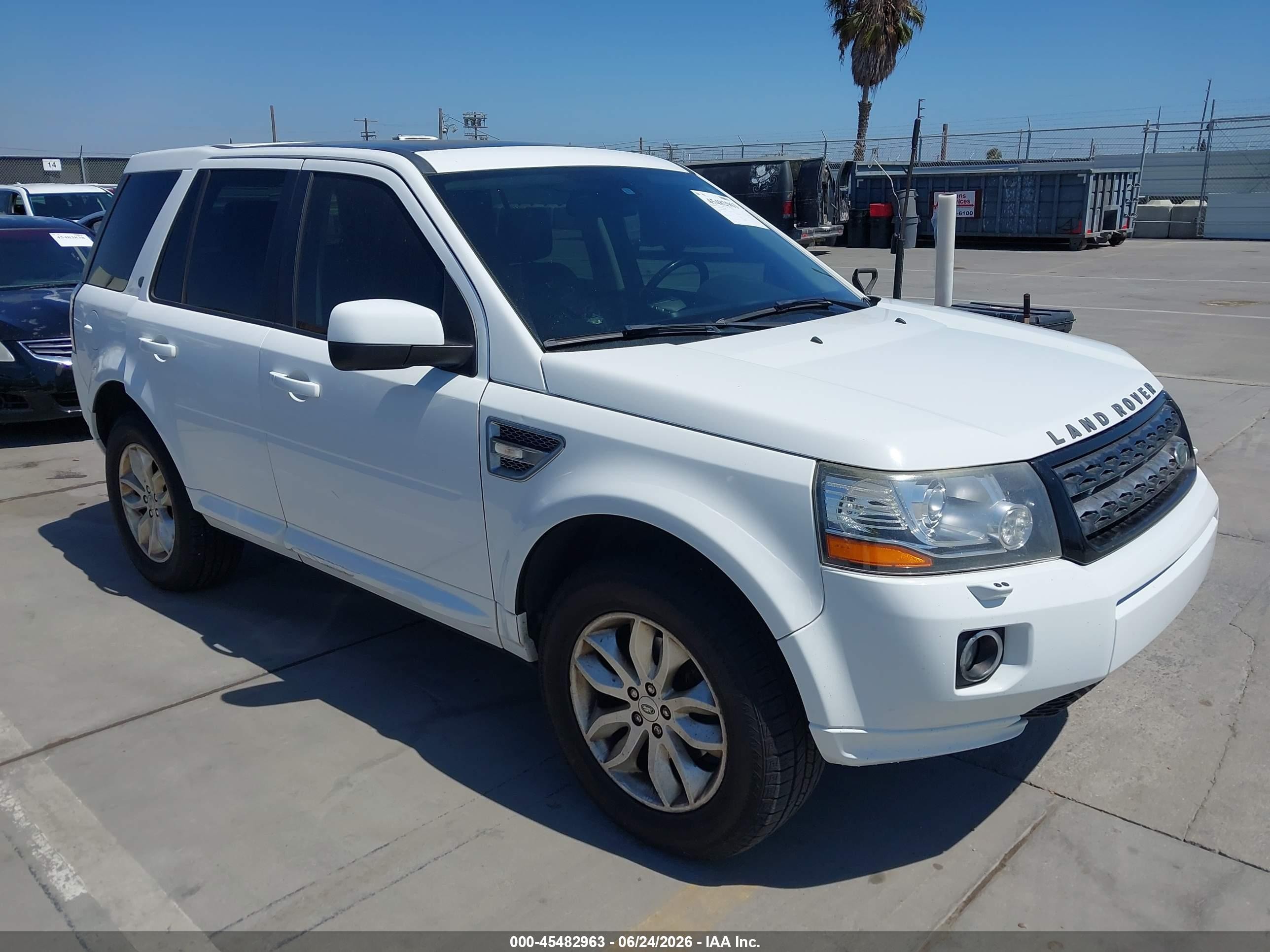 2013 Land Rover LR2, VIN SALFR2BG9DH359045 — Side