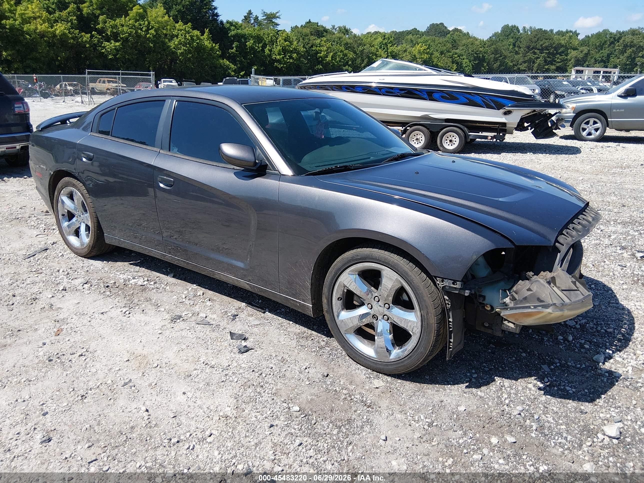 2014 Dodge Charger SE, VIN 2C3CDXBG8EH359575 — Front end