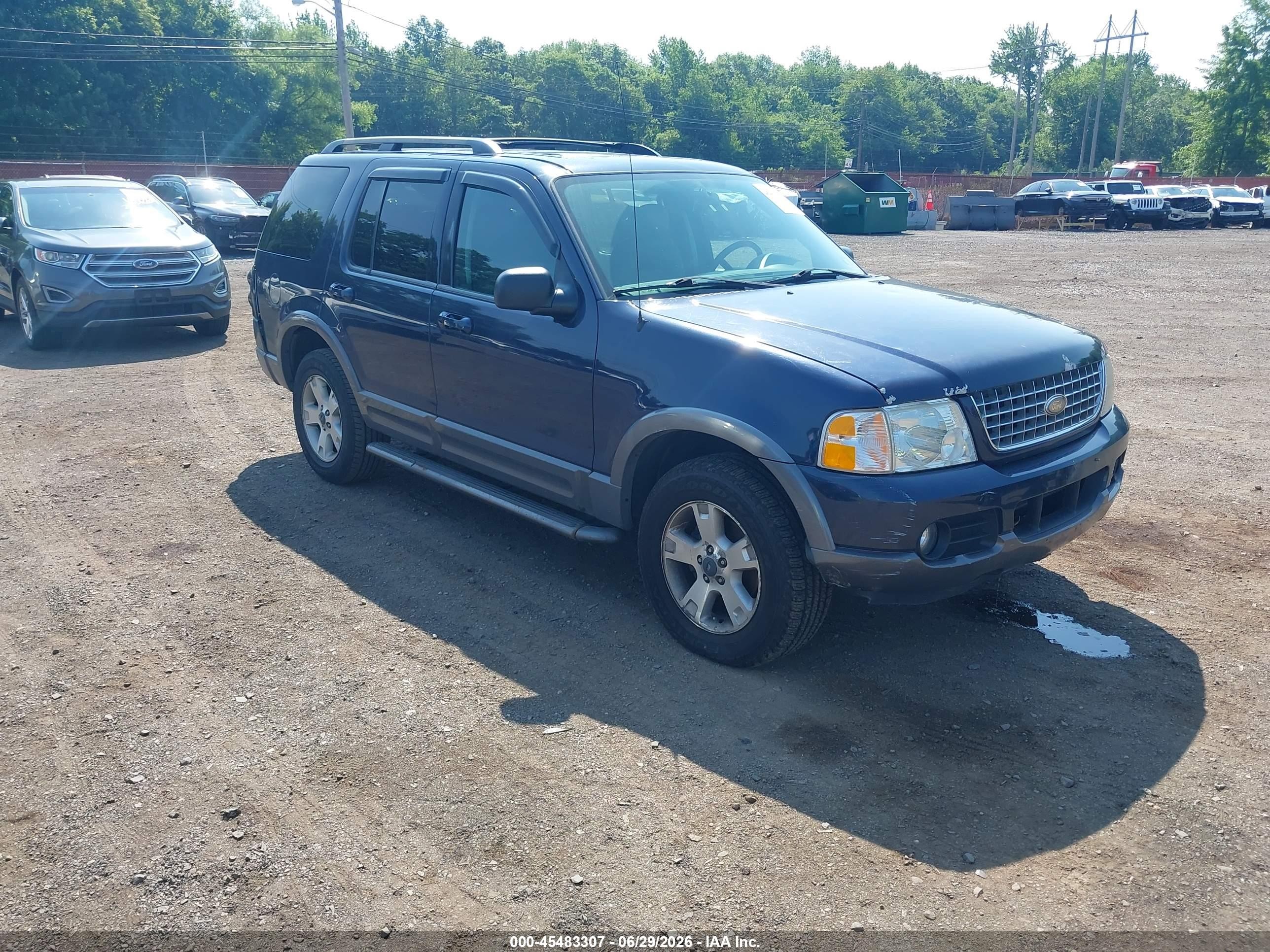 2003 Ford Explorer XLT, VIN 1FMDU73K53ZA98370 — Front end