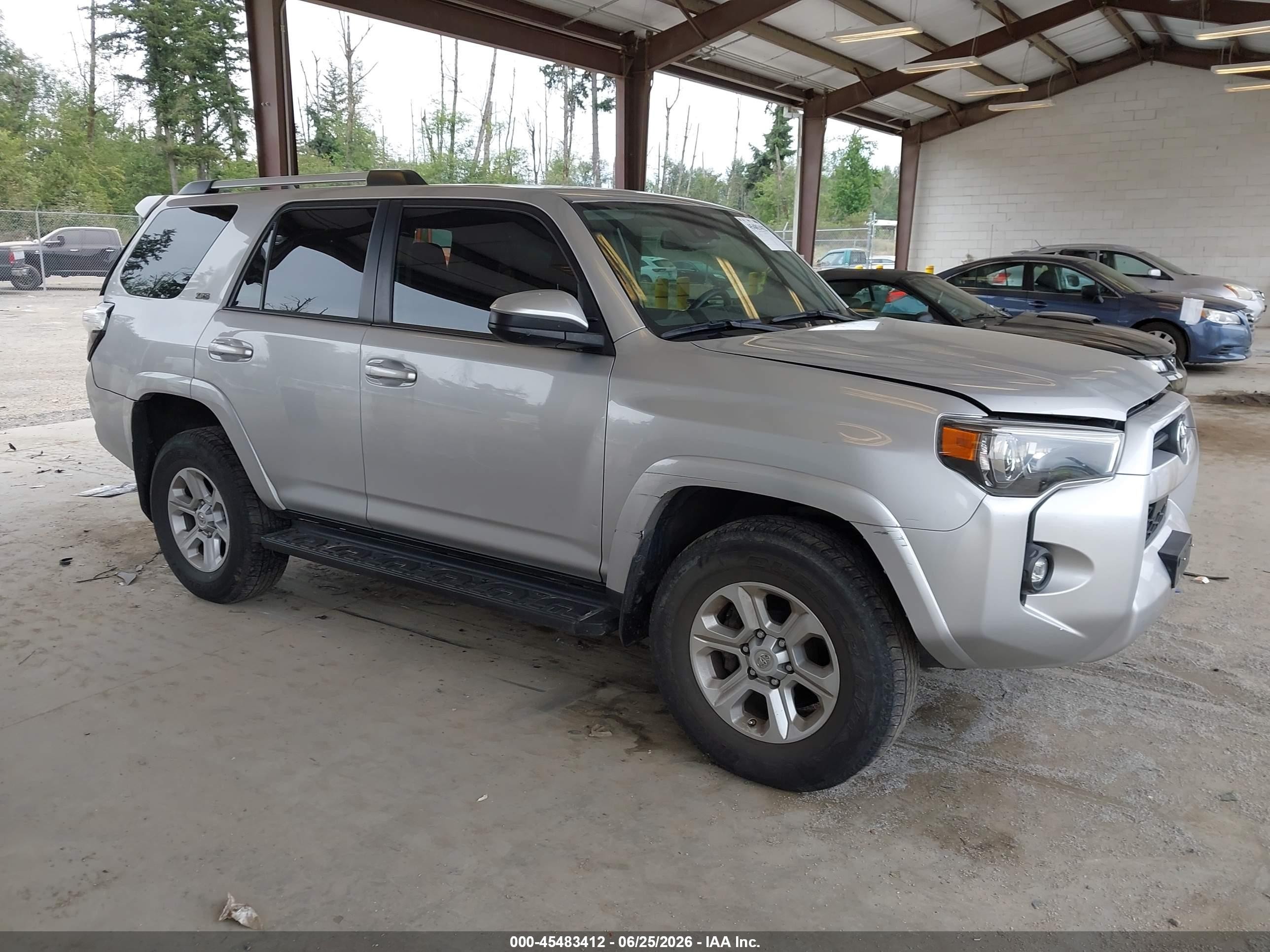 2021 Toyota 4Runner SR5, VIN JTEMU5JR3M5922203 — Rear end