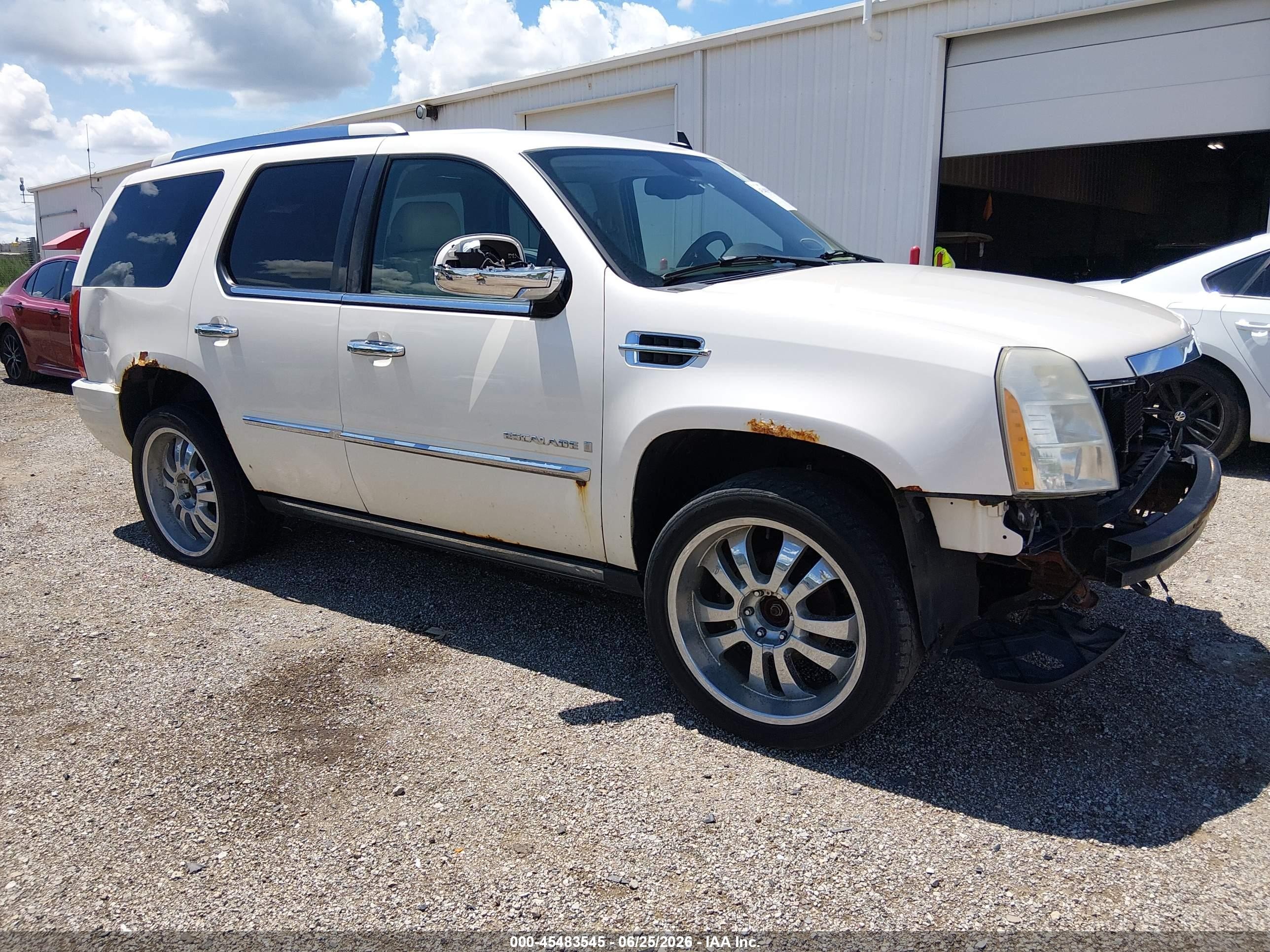 2008 Cadillac Escalade, VIN 1GYFK63818R178199 — Front end