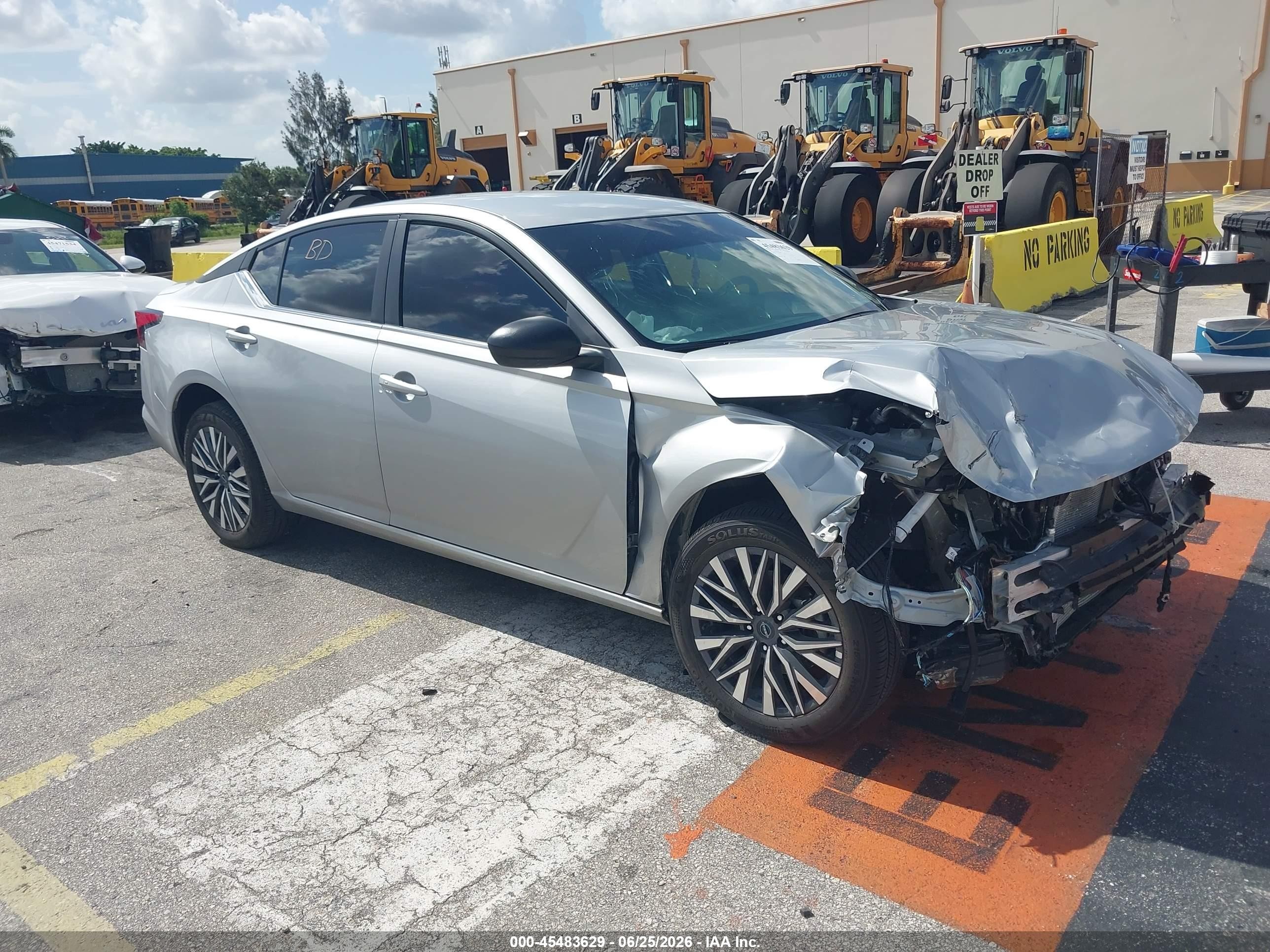 2026 Nissan Altima SV, VIN 1N4BL4DW6TN318823 — Front end