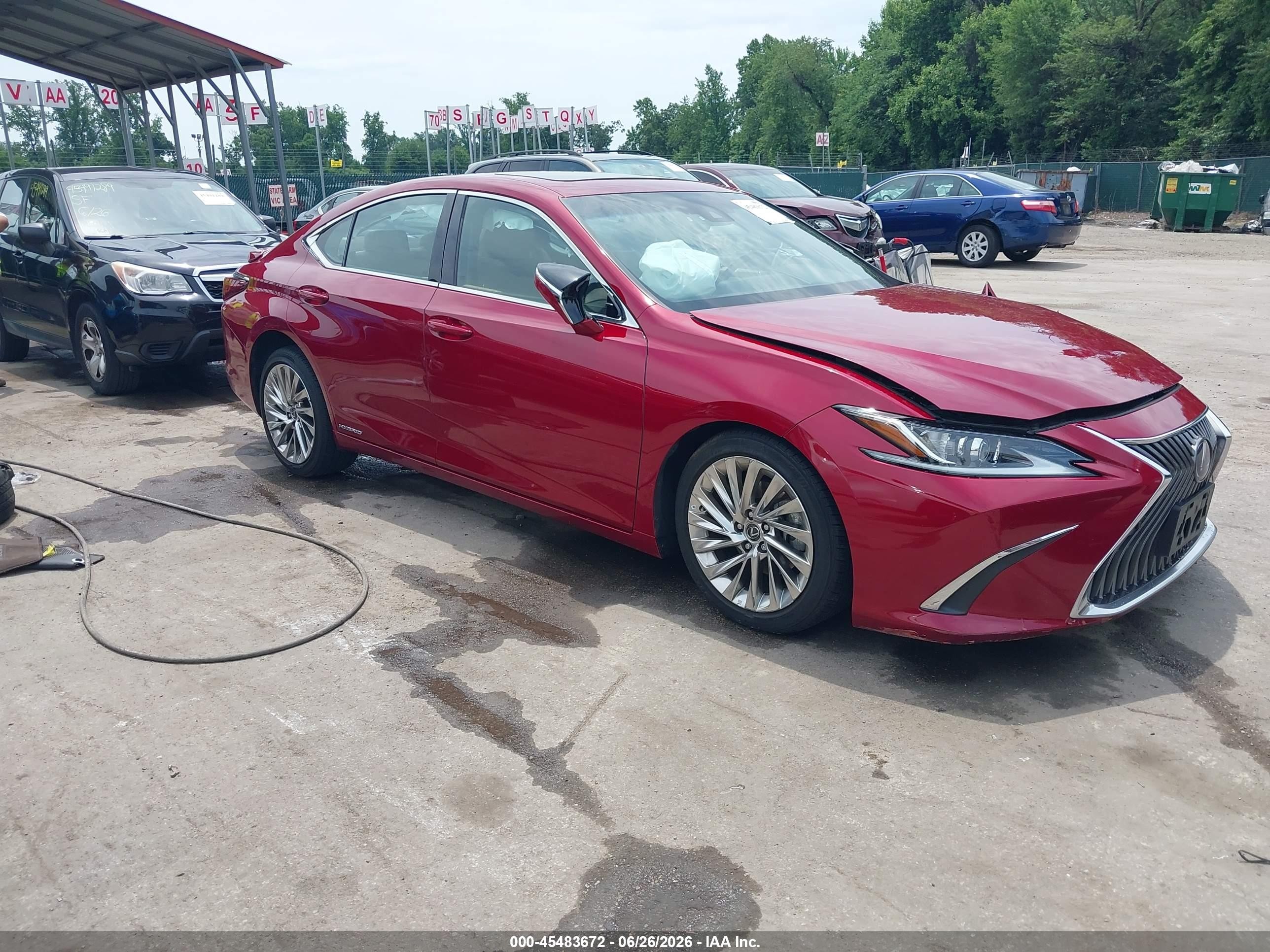 2019 Lexus ES 300h Luxury, VIN 58AB21B1XKU002773 — Side