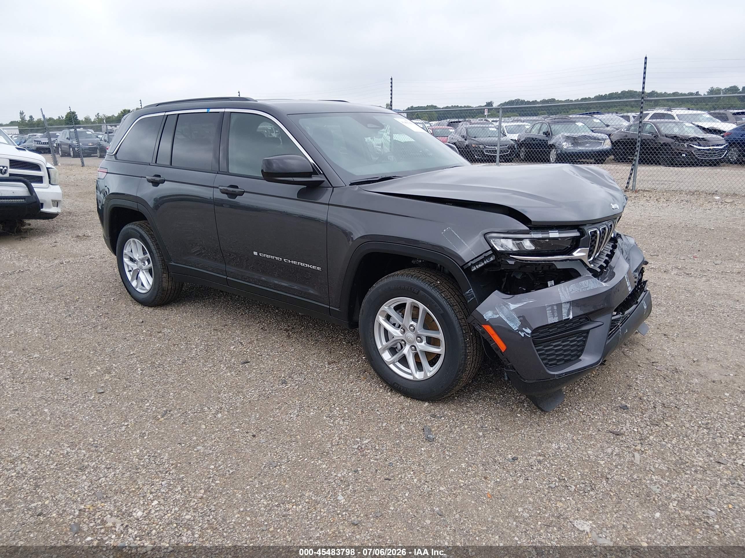 2026 Jeep Grand Cherokee Laredo, VIN 1C4RJHAG8TC274614 — Front end