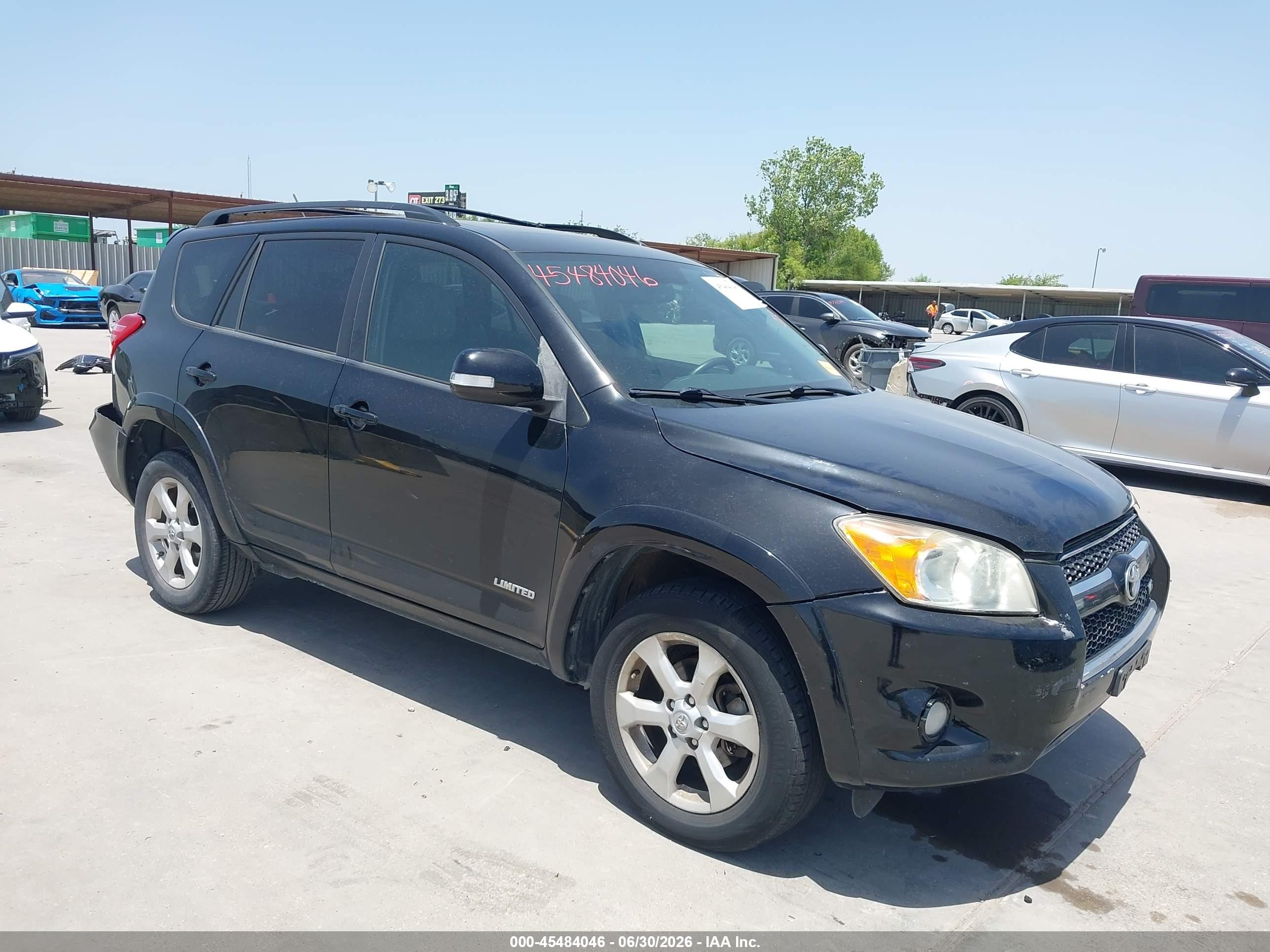 2009 Toyota RAV4 Limited, VIN JTMZK31V79D002573 — Rear end