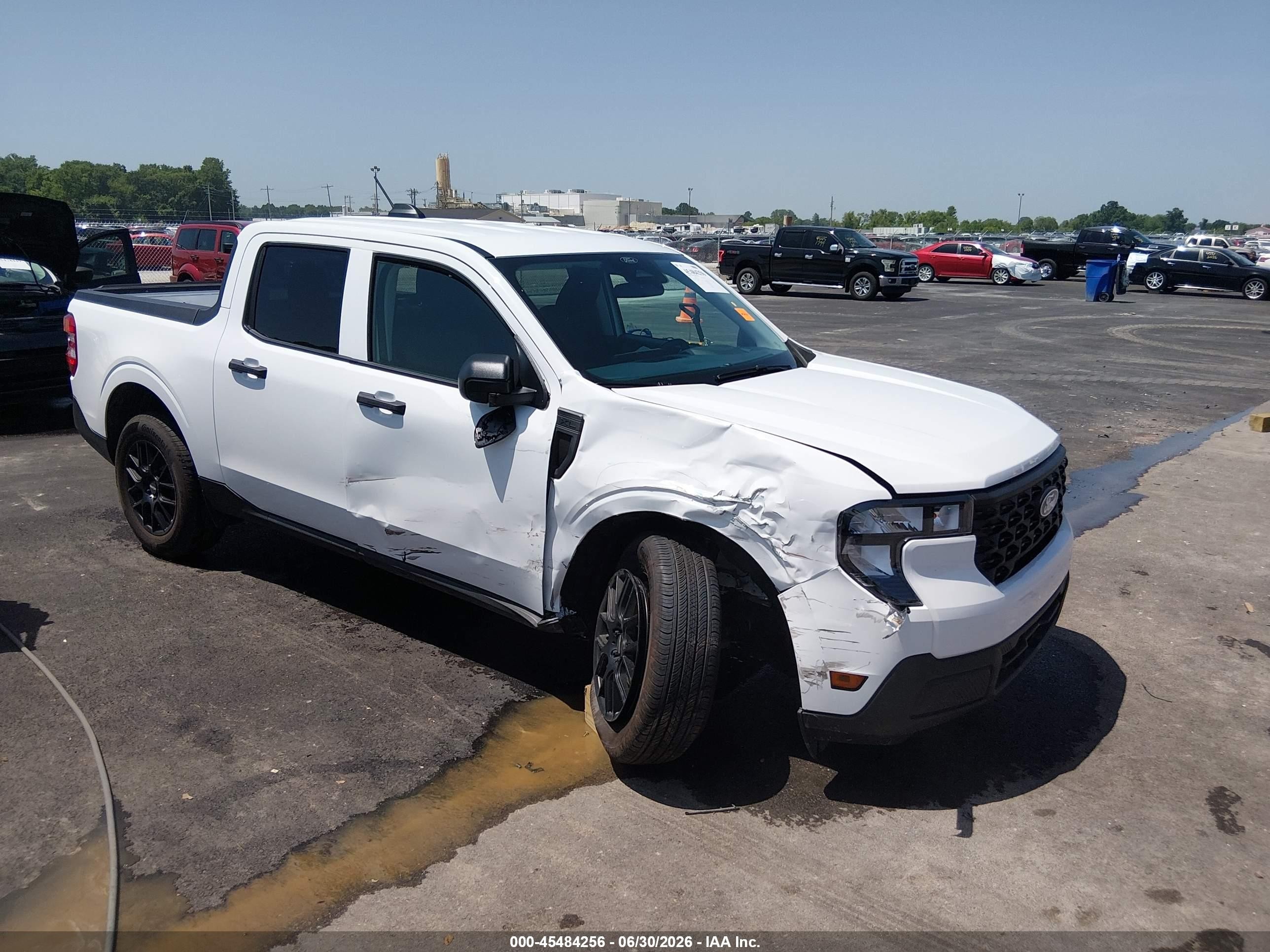 2026 Ford Maverick XL, VIN 3FTTW8B39TRA82607 — Side