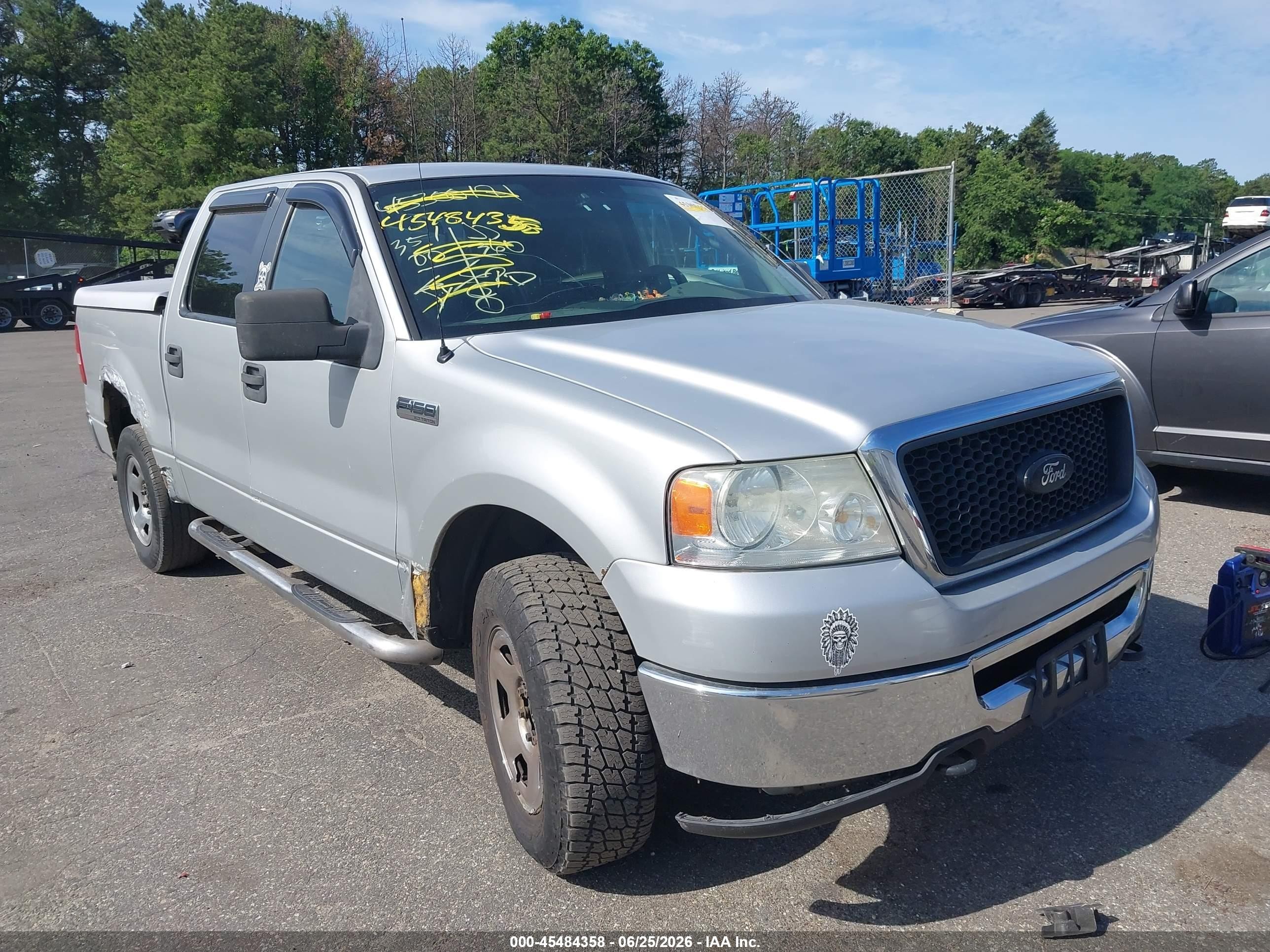 2007 Ford F-150 XLT, VIN 1FTRW14W77FB40175 — Side