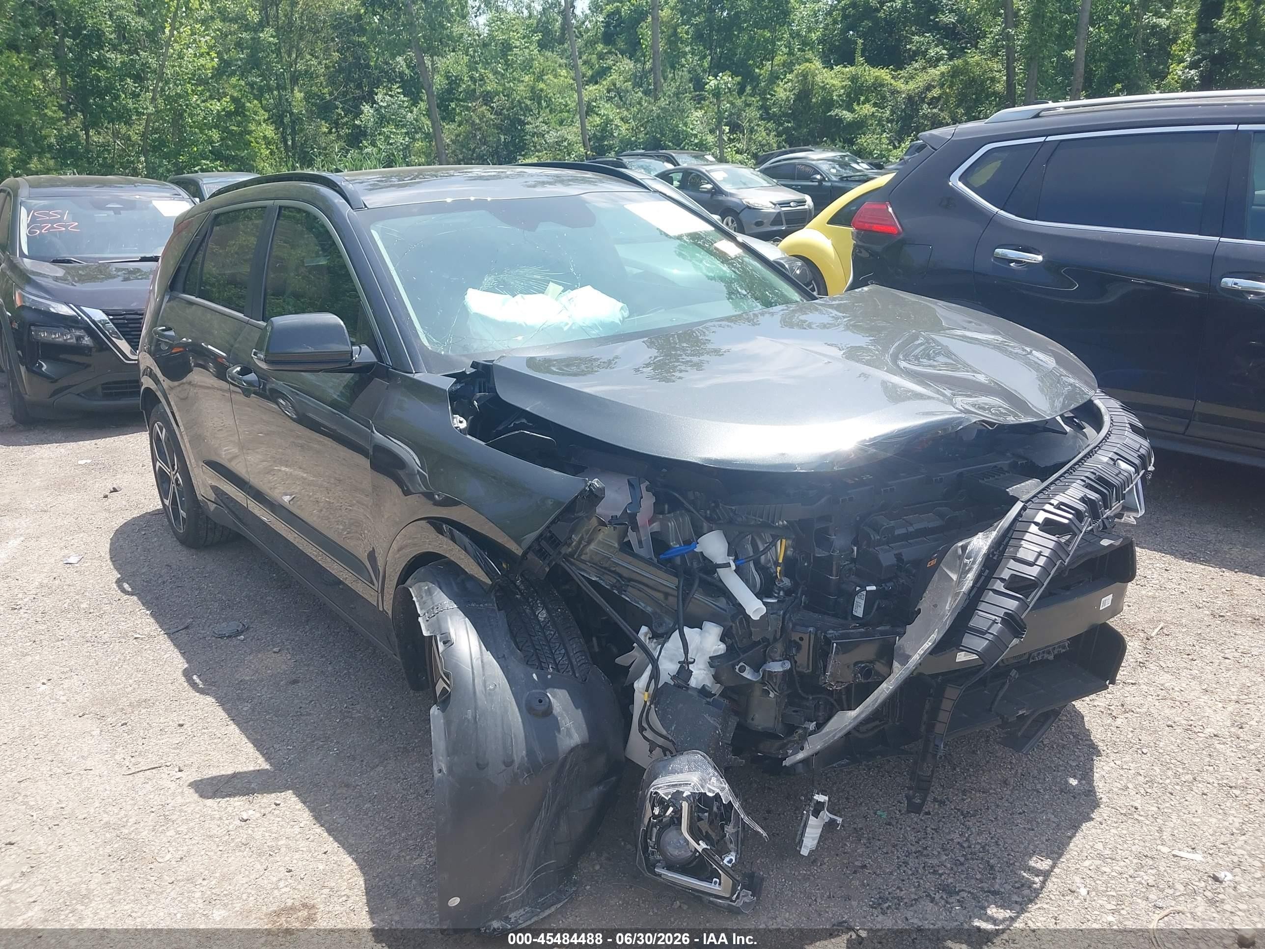 2025 Kia Niro EX, VIN KNDCR3LE1S5213315 — Front end