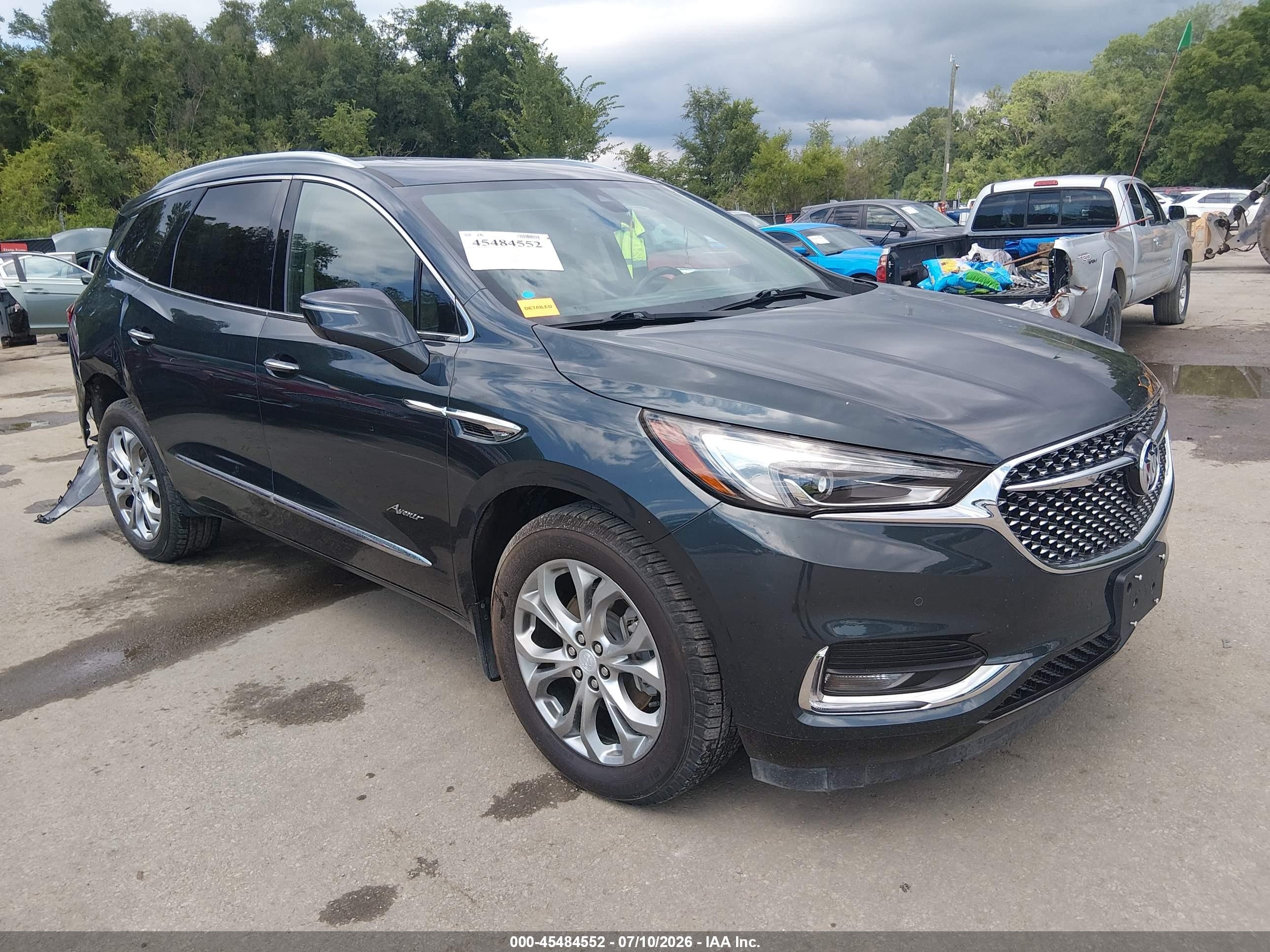 2018 Buick Enclave Avenir, VIN 5GAEVCKWXJJ264298 — Rear end