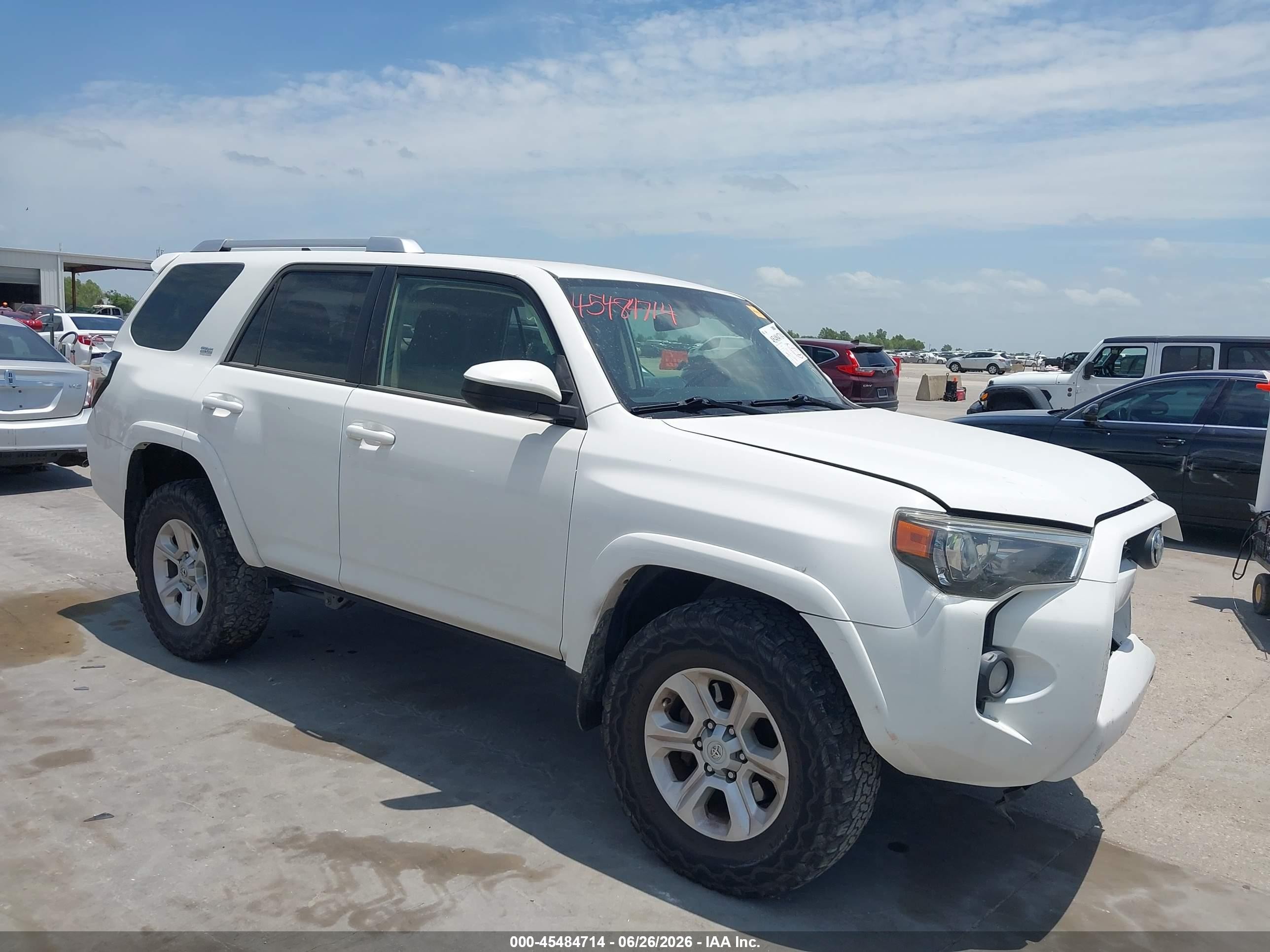 2017 Toyota 4Runner TRD Off Road Premium, VIN JTEBU5JR2H5413314 — Перед