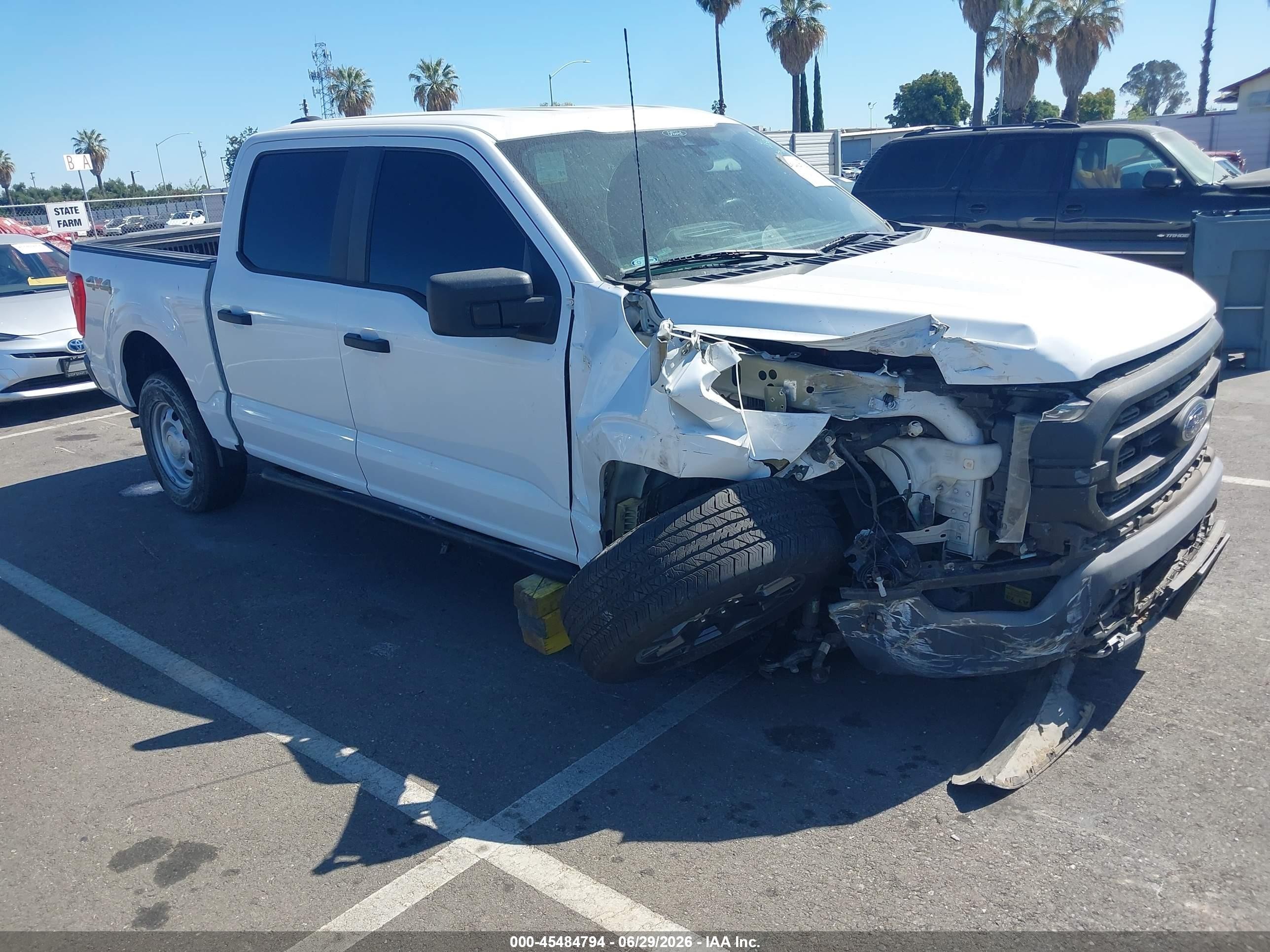 2021 Ford F-150 XLT, VIN 1FTEW1EB1MKE76417 — Front end