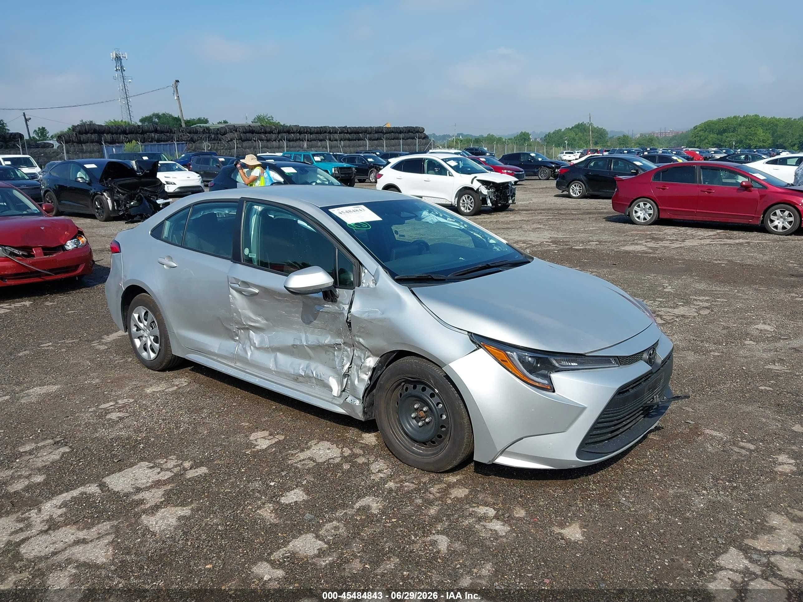 2025 Toyota Corolla LE, VIN 5YFB4MDE1SP315649 — Side