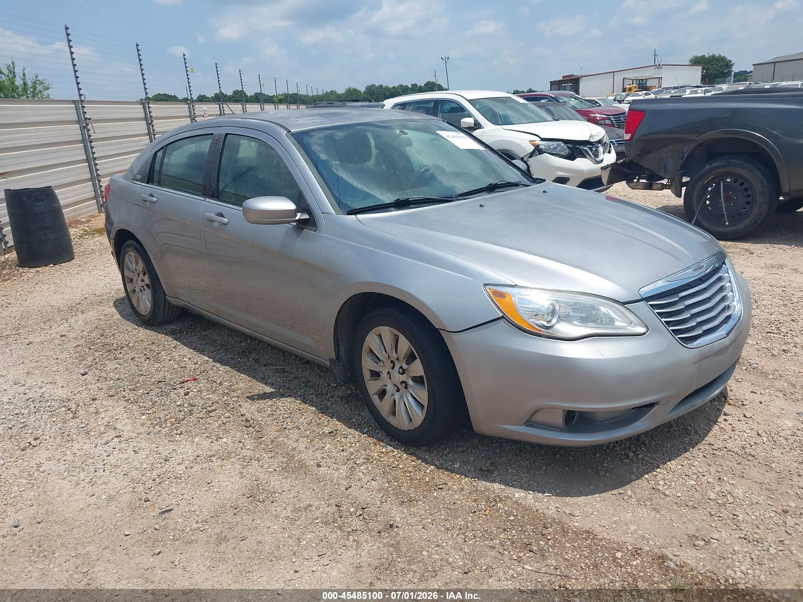 2014 Chrysler 200 LX, VIN 1C3CCBAB6EN142321 — Normal wear