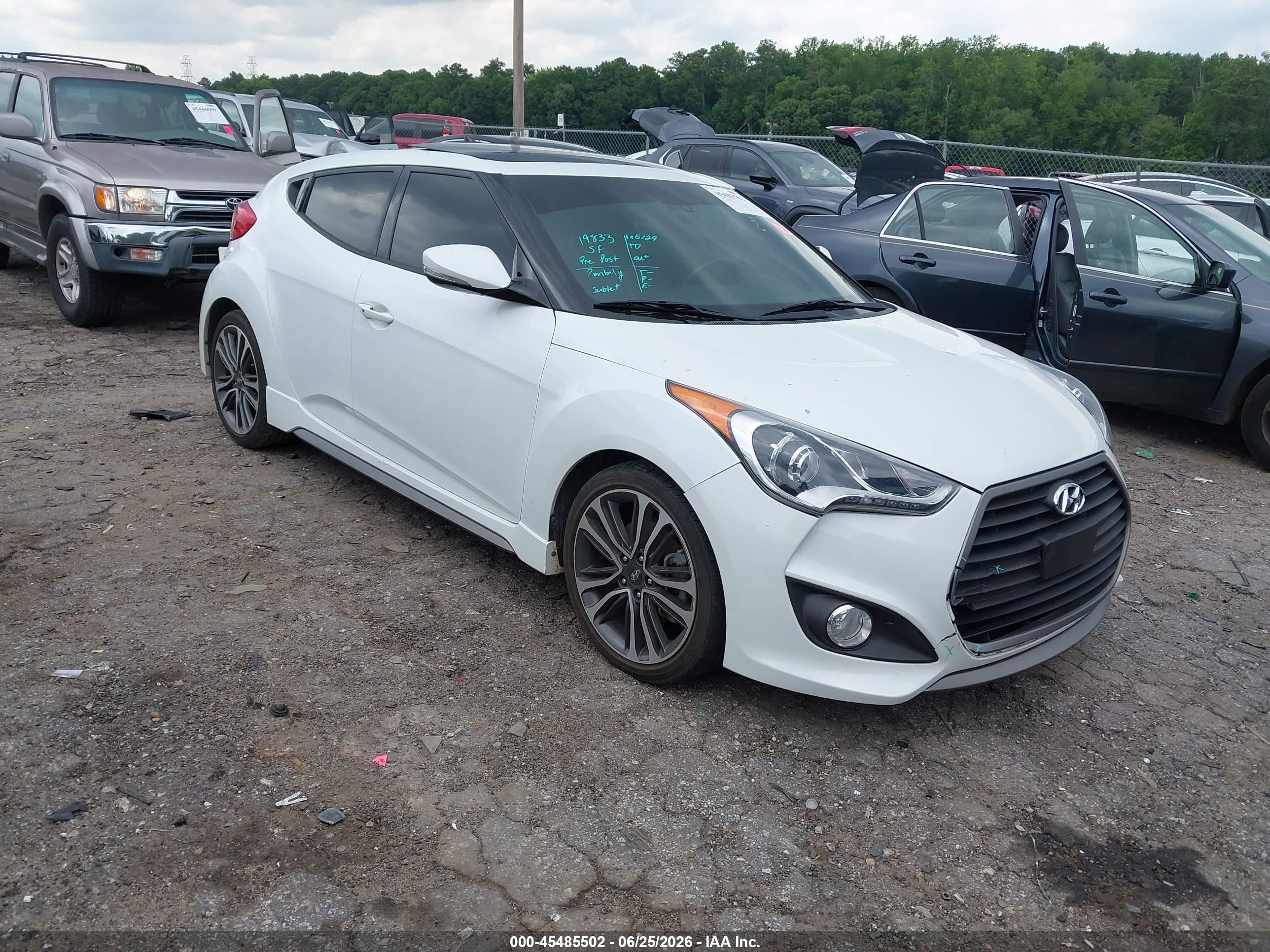 2016 Hyundai Veloster Turbo, VIN KMHTC6AE1GU289891 — Front end