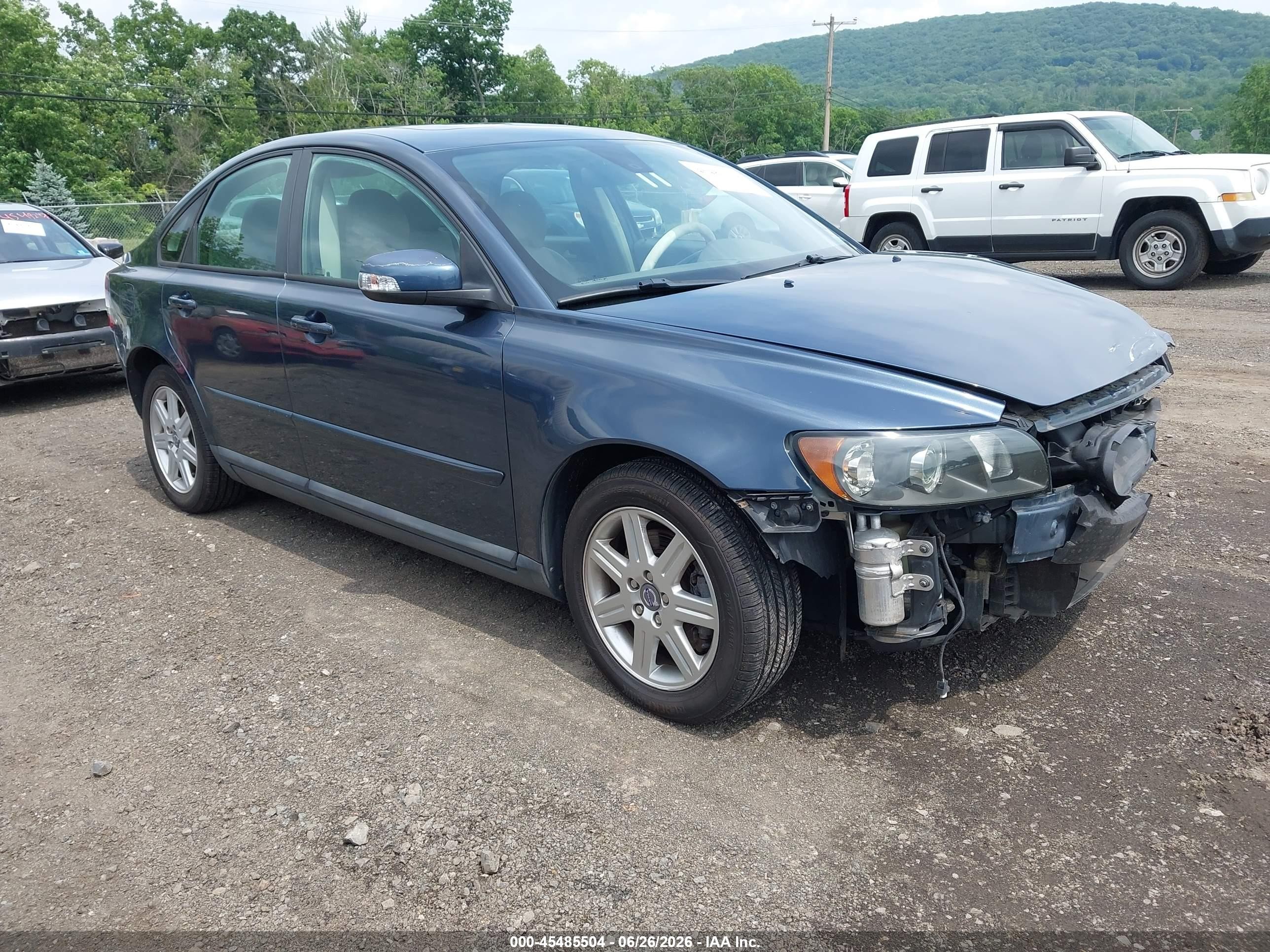 2007 Volvo S40 2.4L, VIN YV1MS382572314934 — Перед