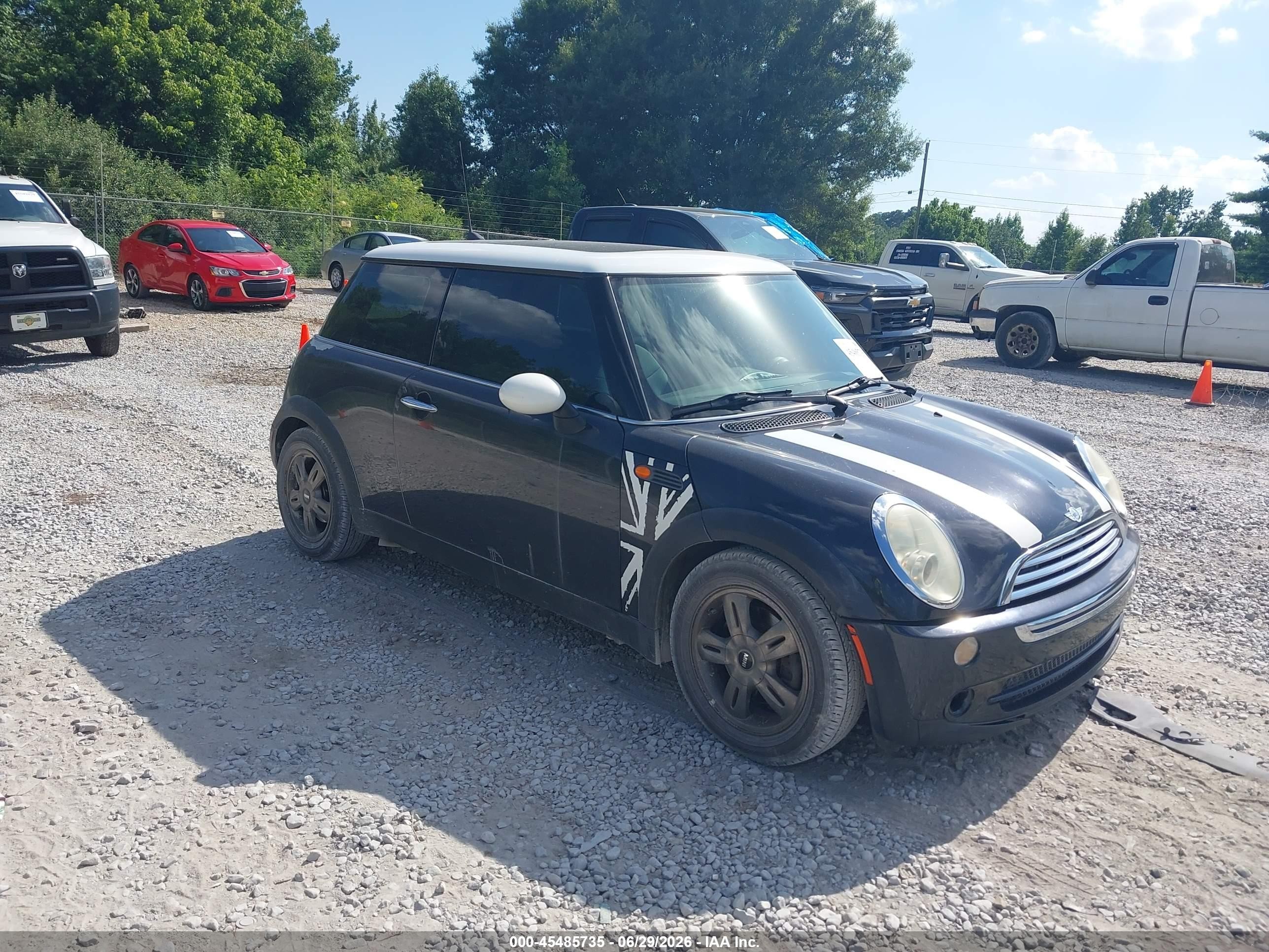 2006 MINI Hardtop, VIN WMWRC33596TK65723 — Зад