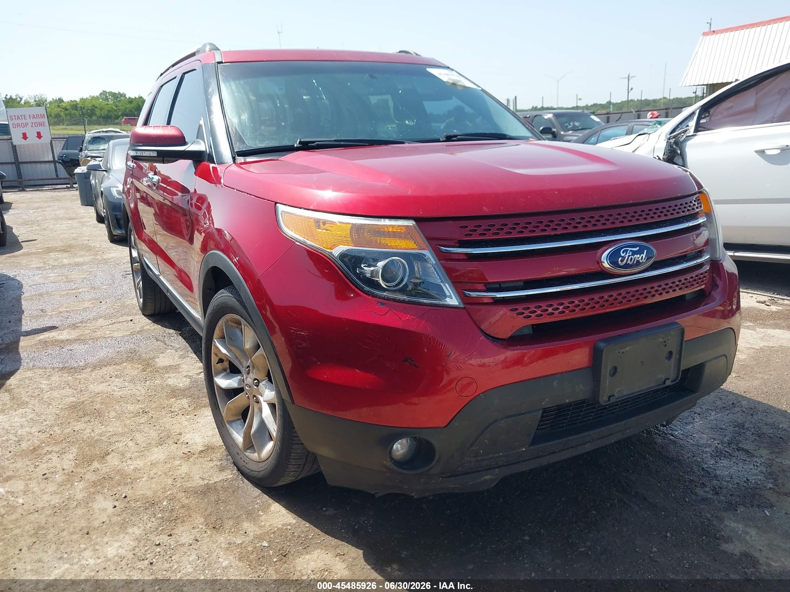 2014 Ford Explorer Limited, VIN 1FM5K7F85EGC35283 — Перед
