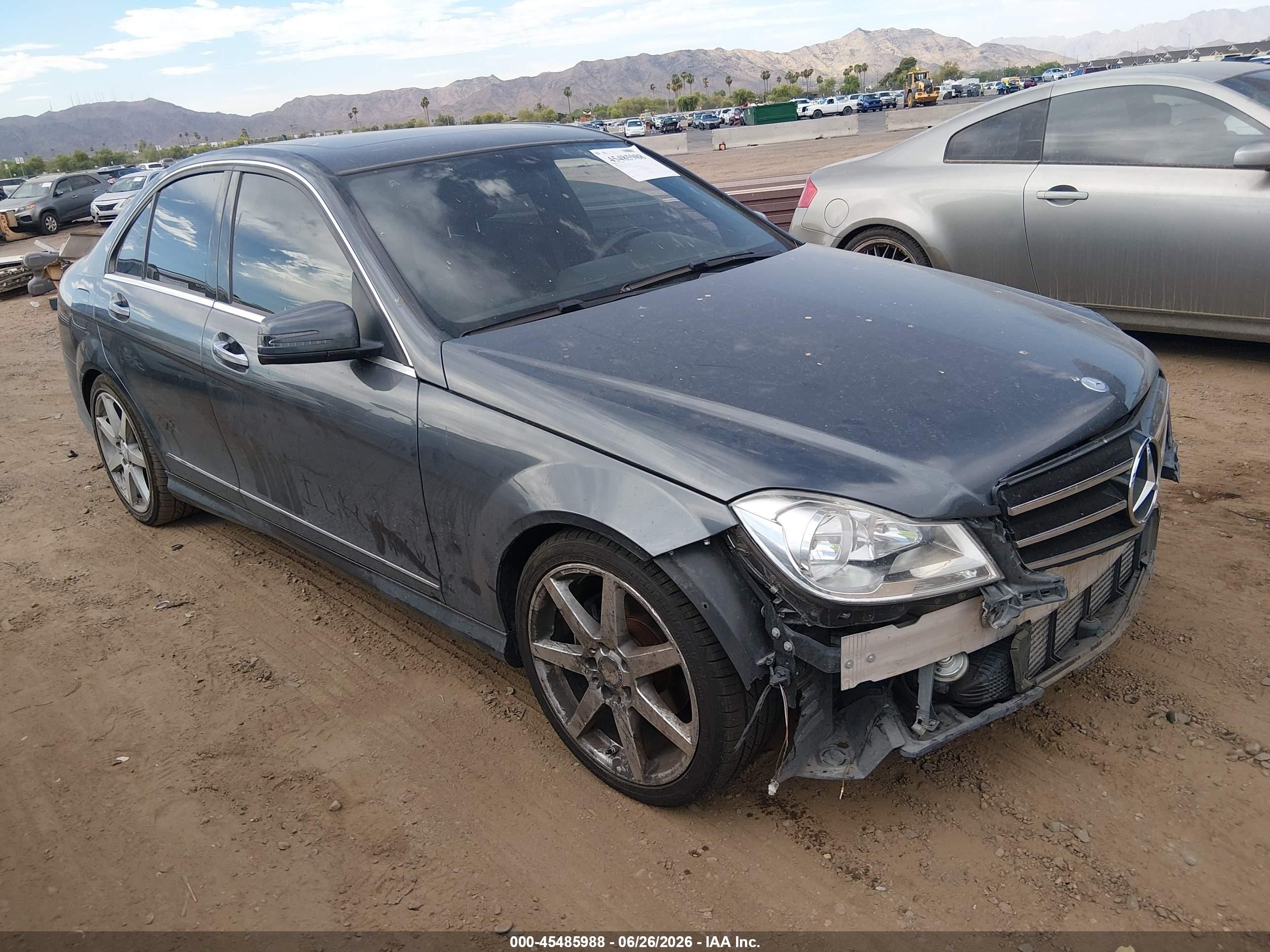 2014 Mercedes-Benz C 250 Luxury, VIN WDDGF4HB2EA964519 — Front end
