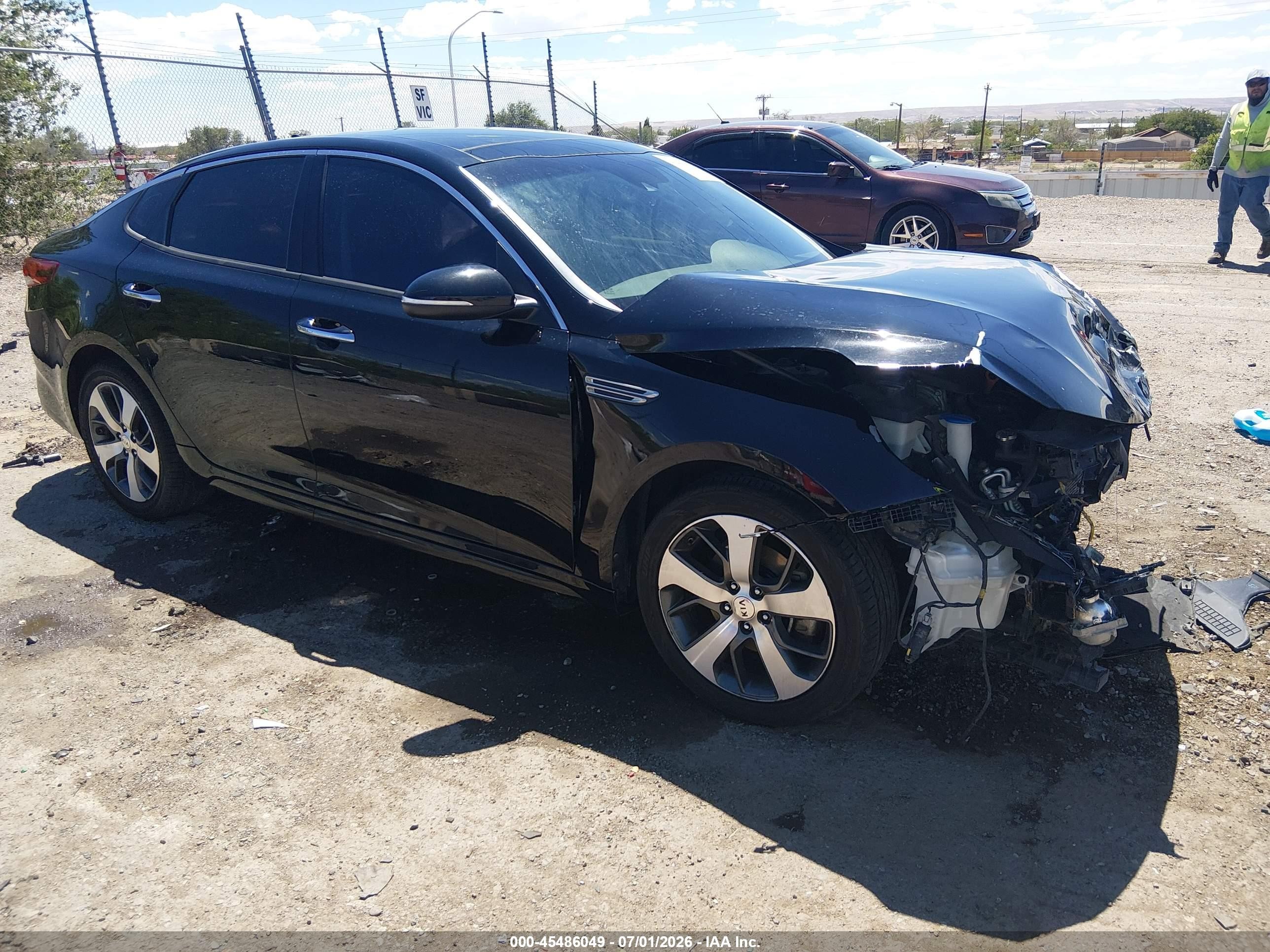 2019 Kia Optima LX, VIN 5XXGT4L34KG302377 — Front end