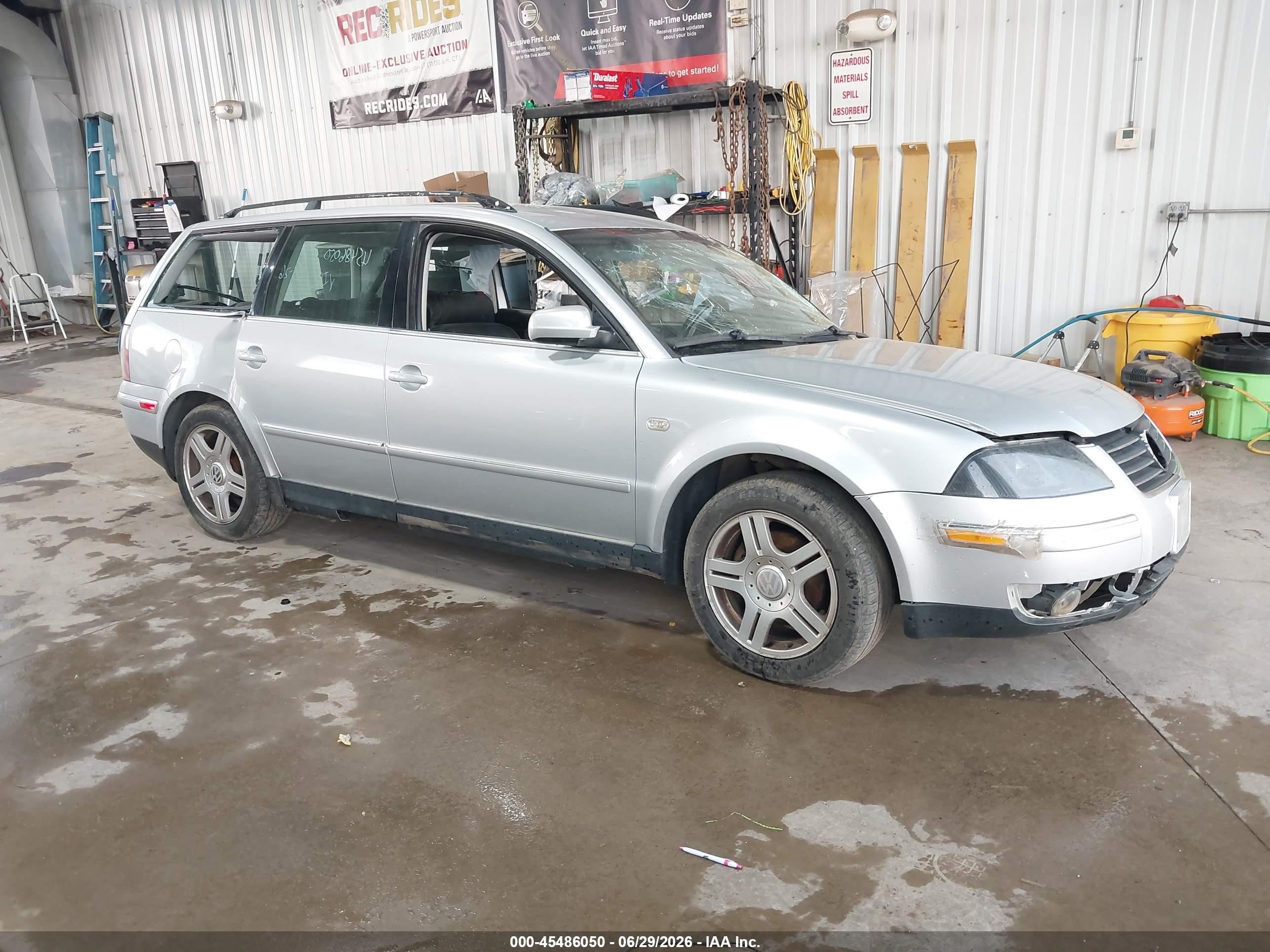 2002 Volkswagen Passat GLS, VIN WVWVH63BX2E408901 — Side