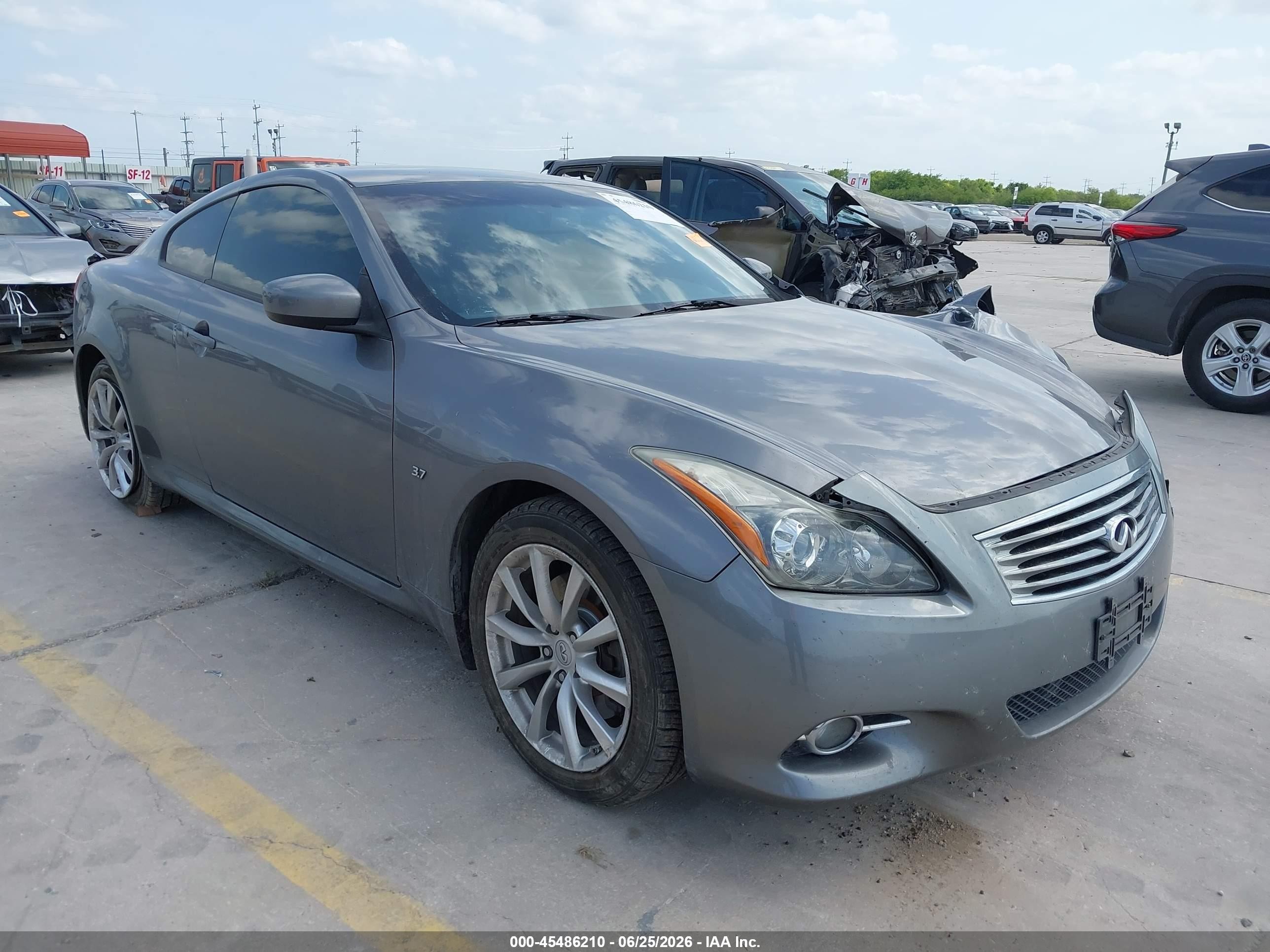 2014 Infiniti Q60, VIN JN1CV6EL2EM132068 — Side