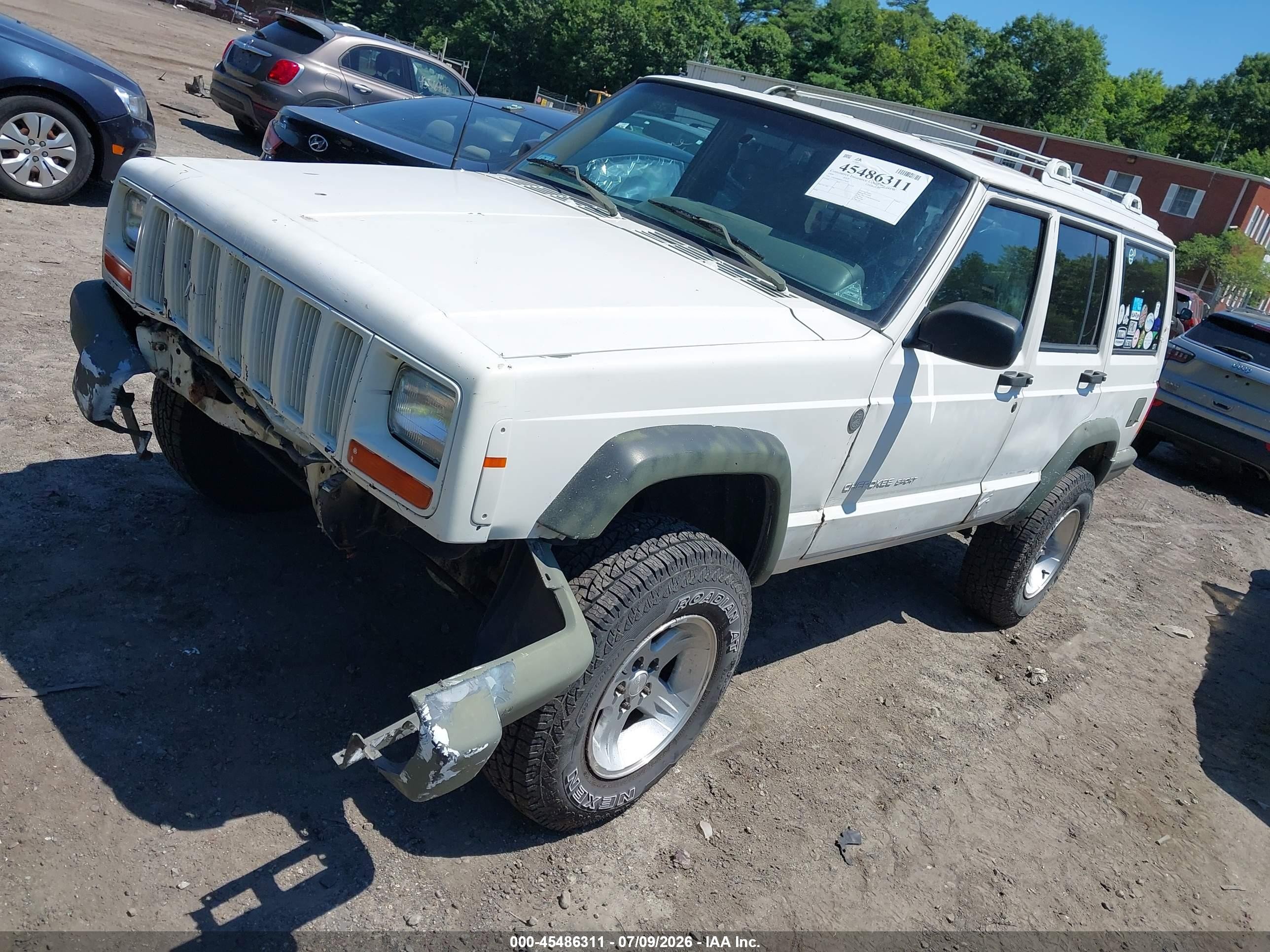 1999 Jeep Cherokee Sport, VIN 1J4FF68S9XL557056 — Front end