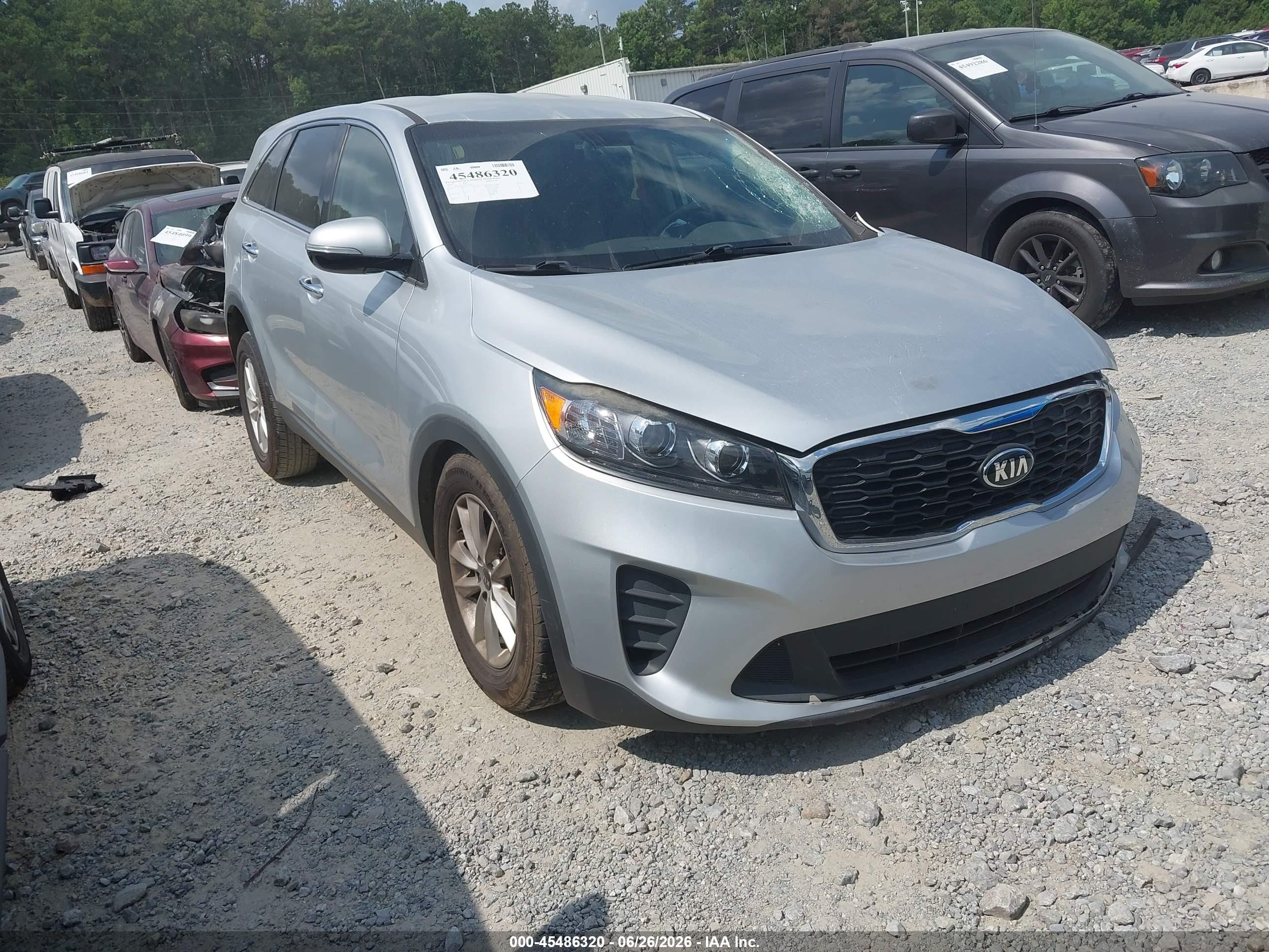 2019 Kia Sorento LX, VIN 5XYPG4A35KG535316 — Front end