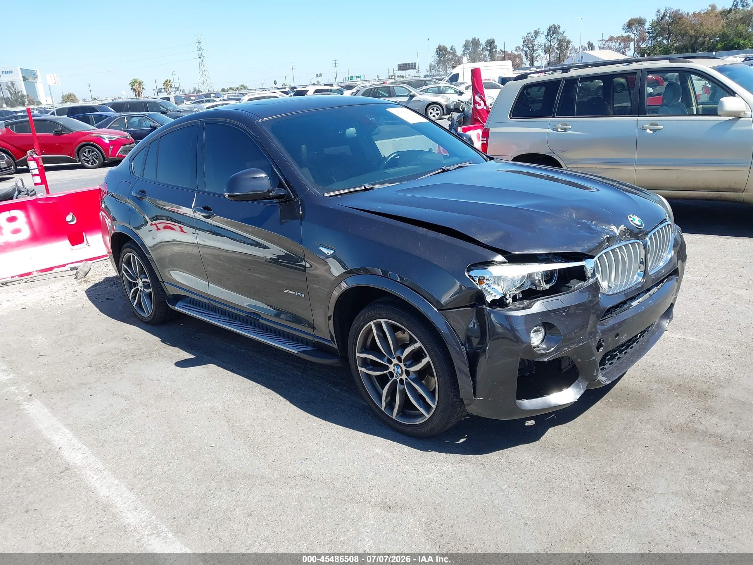 2017 BMW X4 xDrive28i, VIN 5UXXW3C38H0T78940 — Front end